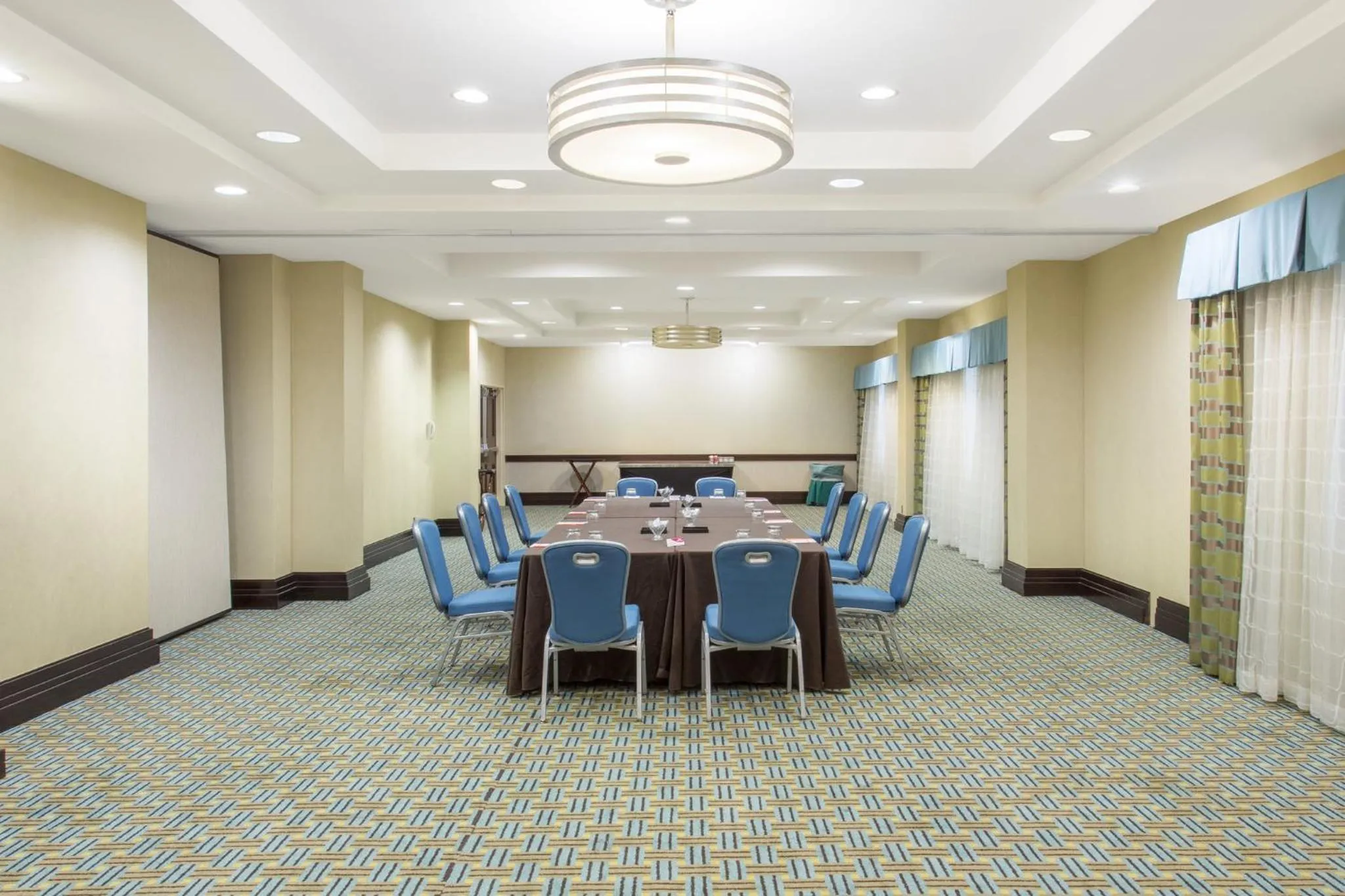 Meeting/conference room in Crowne Plaza Hotel St. Louis Airport by IHG