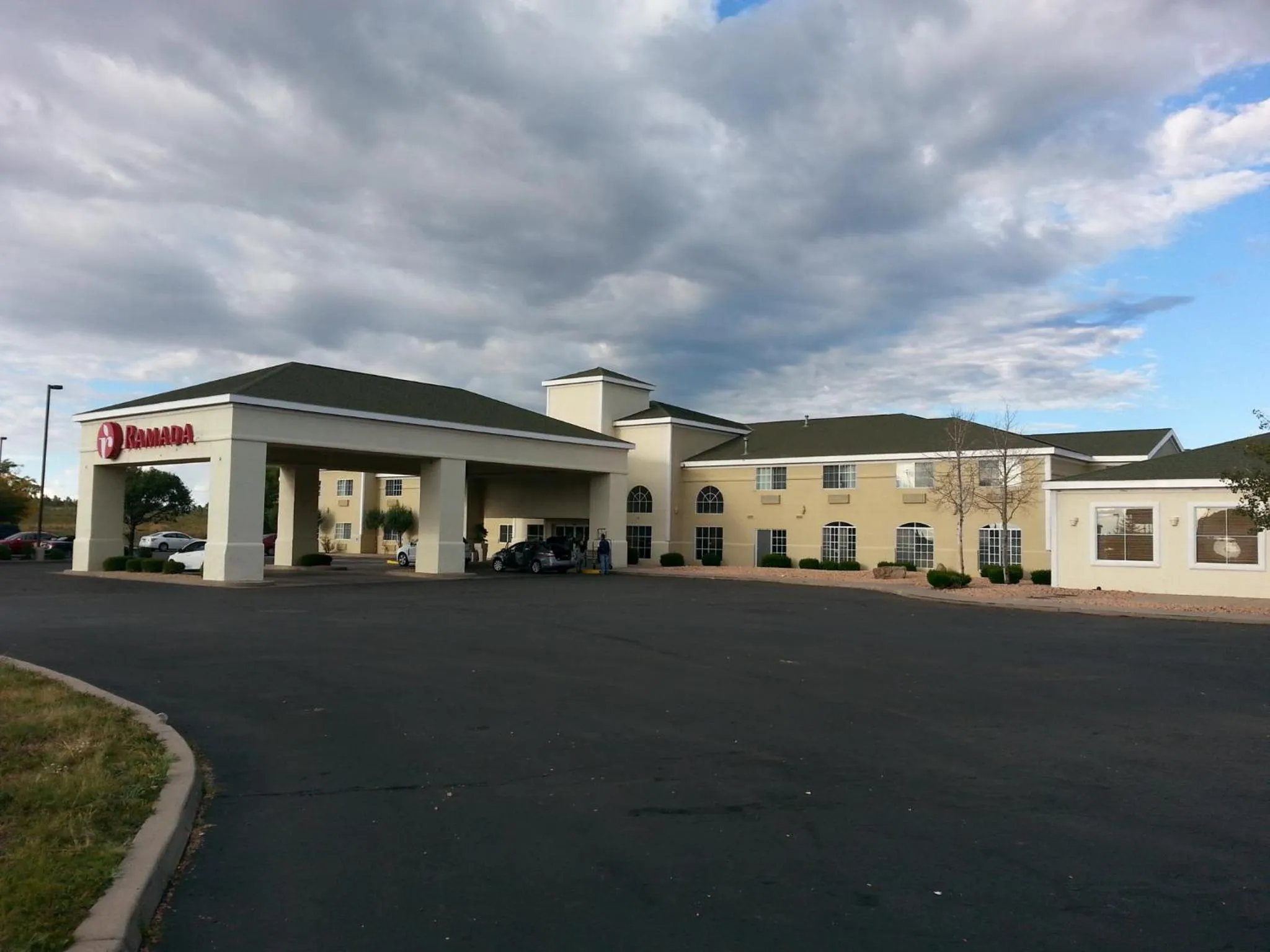 Property building in Ramada by Wyndham Williams/Grand Canyon Area