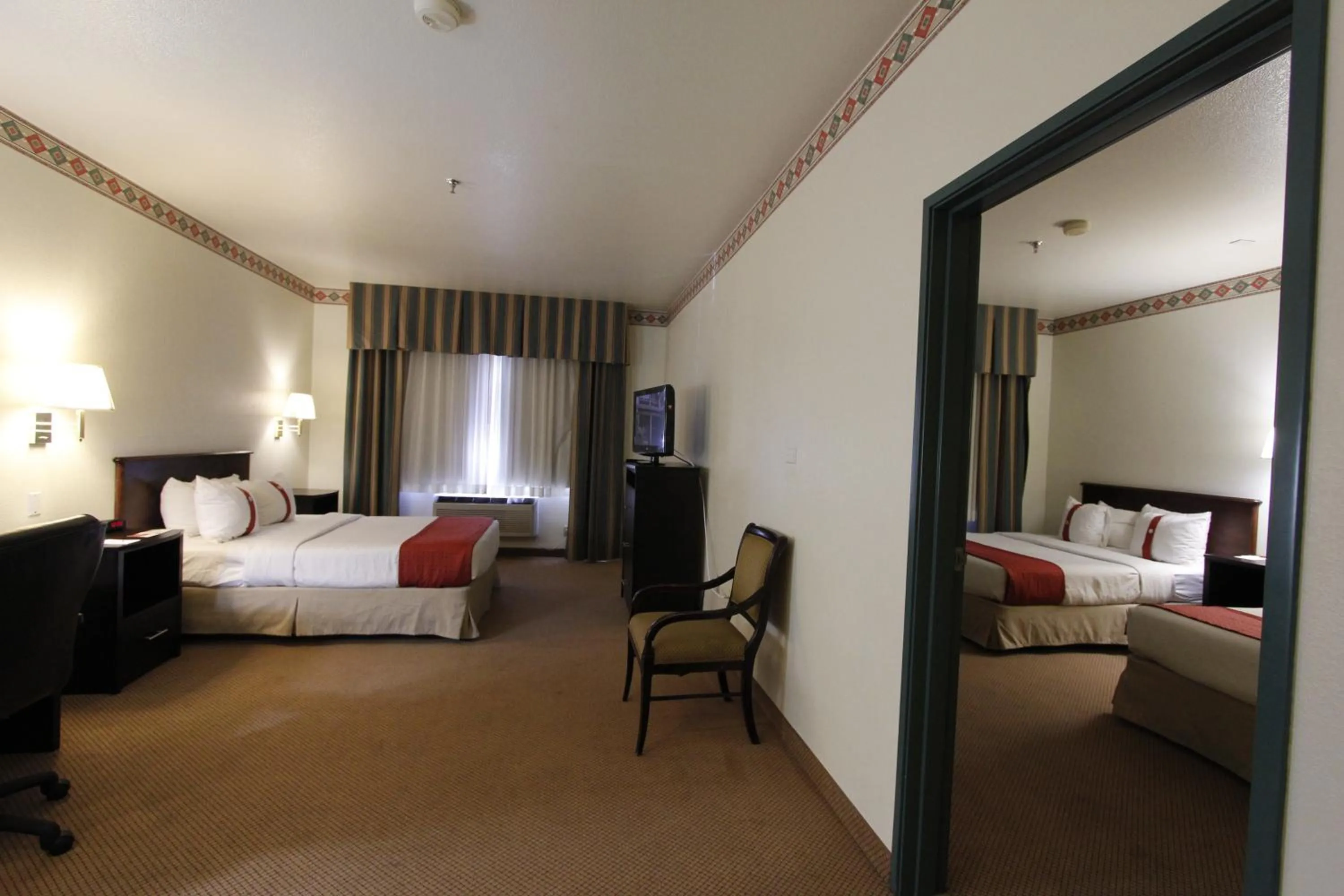 Day, Bed in Ramada by Wyndham Williams/Grand Canyon Area