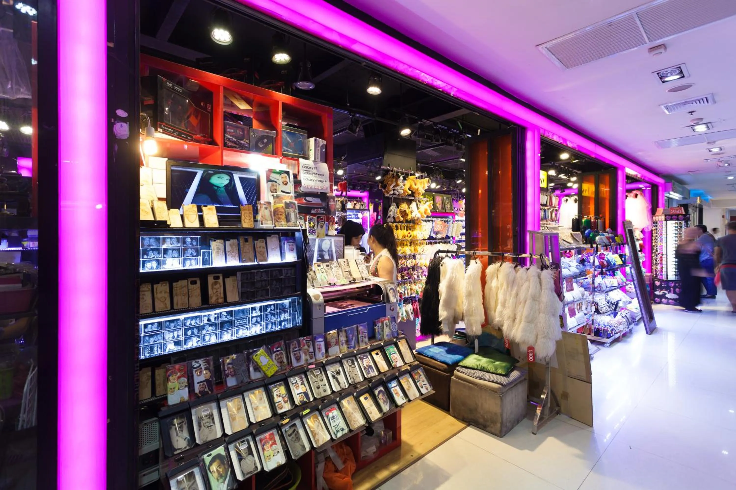 Shopping Area in Grand 5 Hotel & Plaza Sukhumvit Bangkok