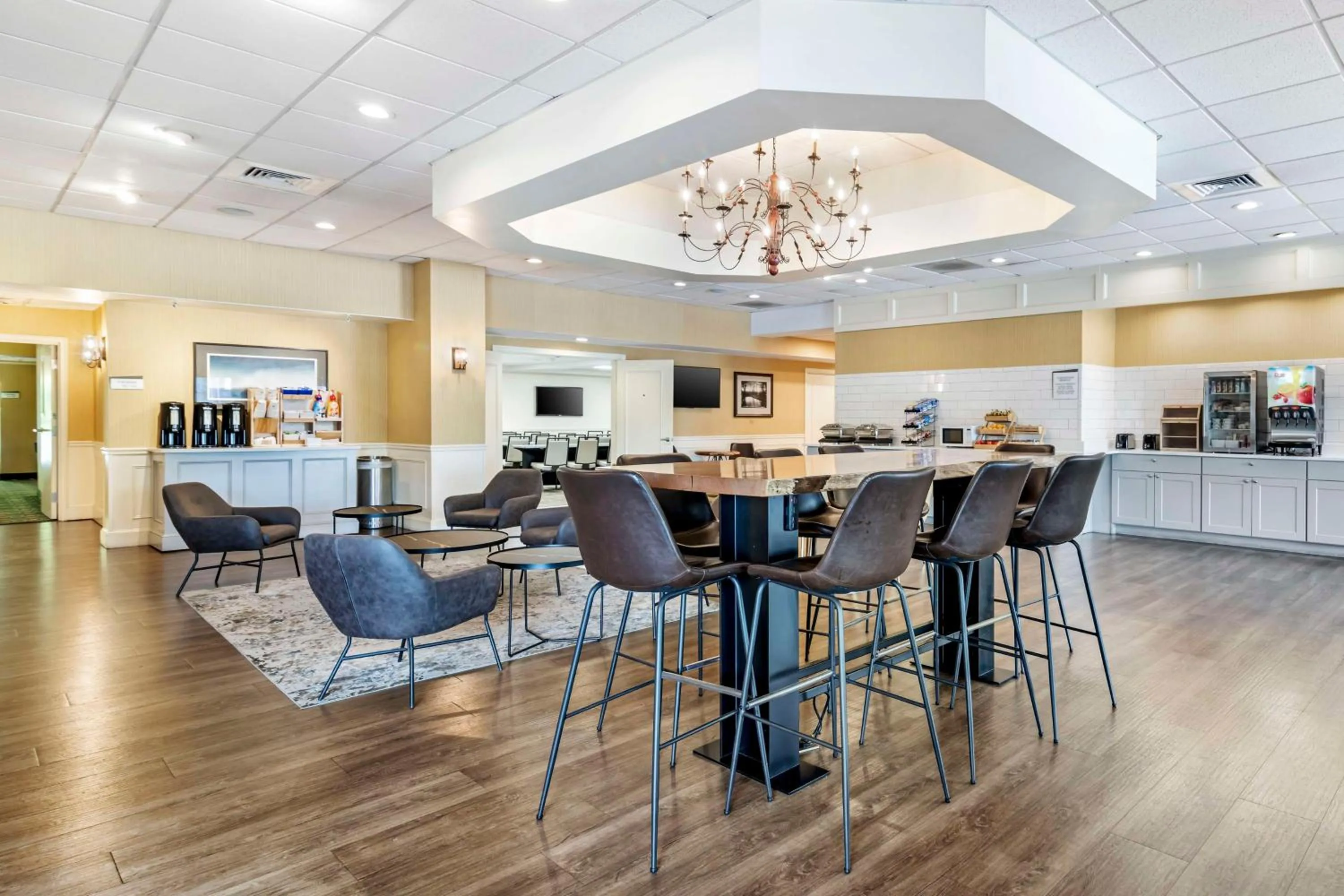 Breakfast in Best Western Springfield Hotel