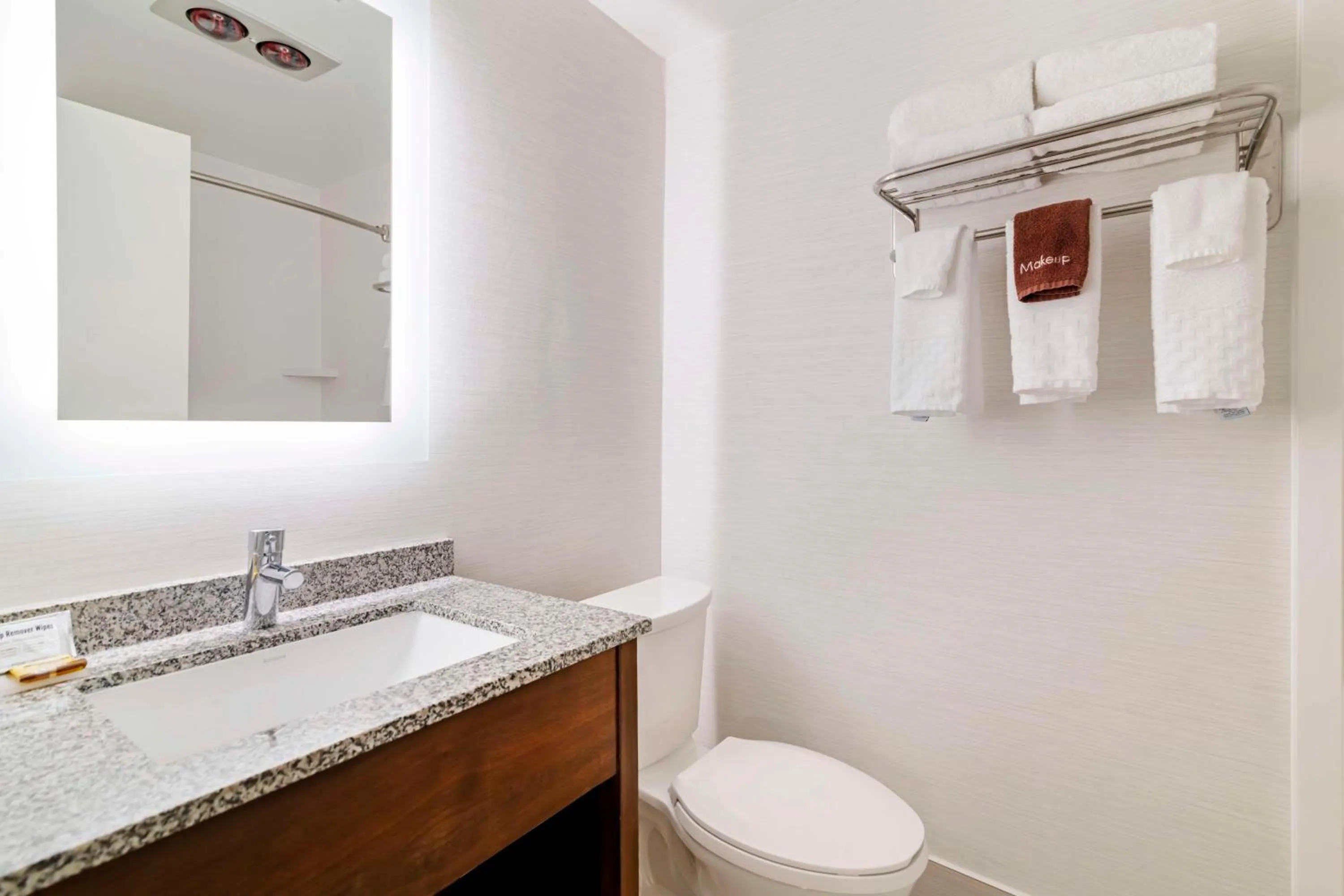 Bathroom in Best Western Springfield Hotel