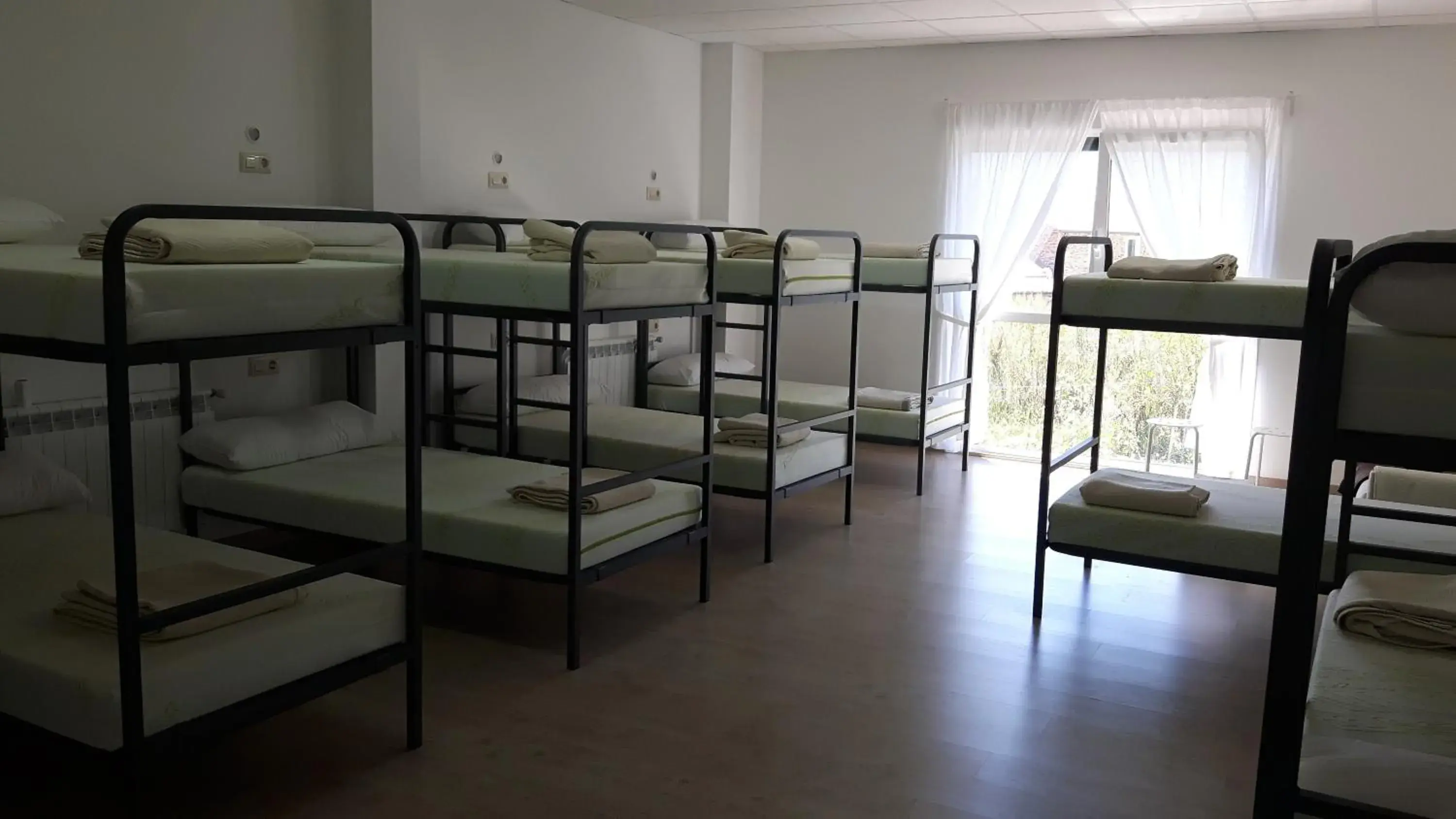 Single Bed in Mixed Dormitory Room in Albergue O Trisquel Single Bed in Mixed Dormitory Room in Albergue O Trisquel