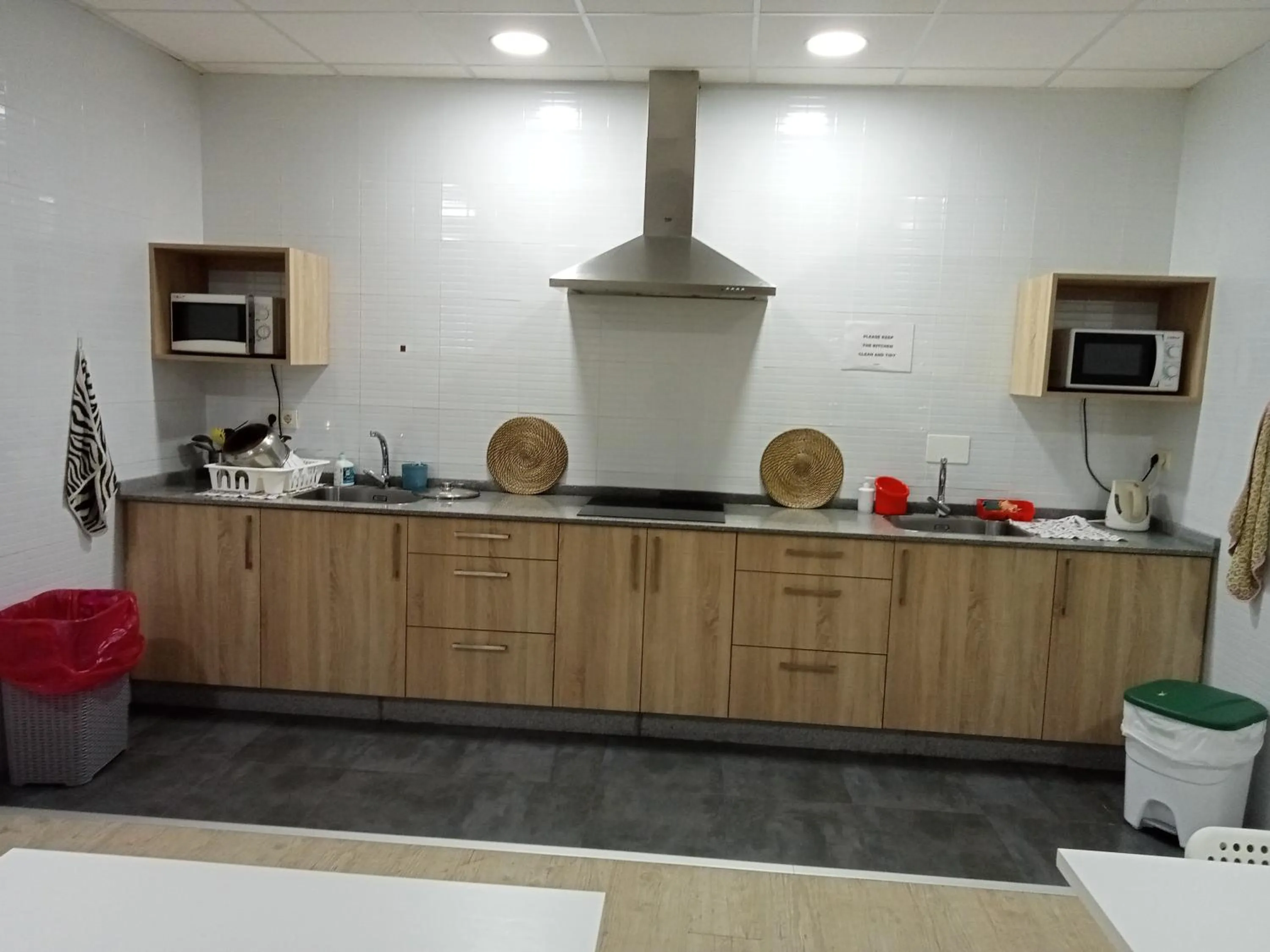 Communal kitchen in Albergue O Trisquel