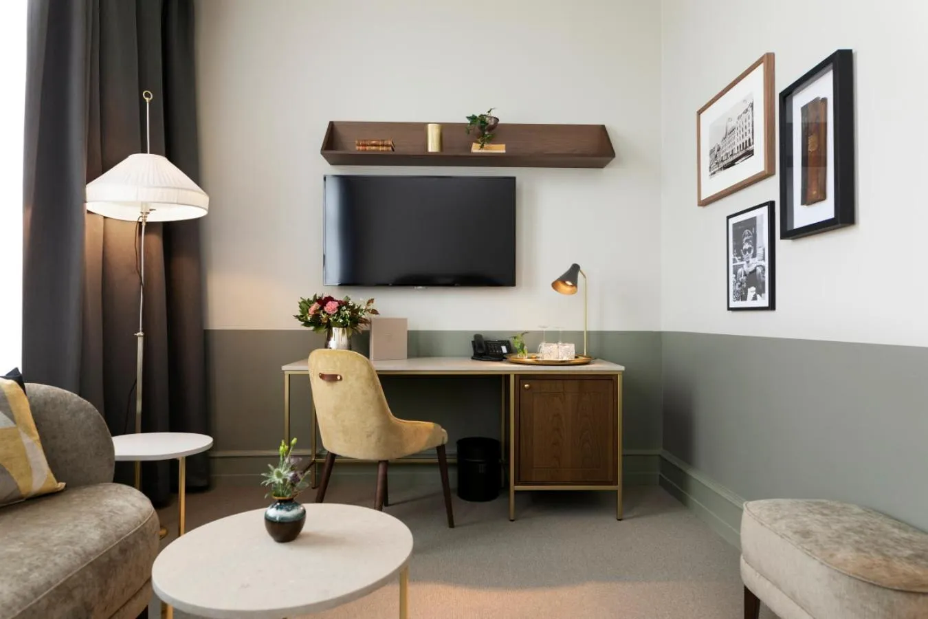 Photo of the whole room in Elite Hotel Savoy