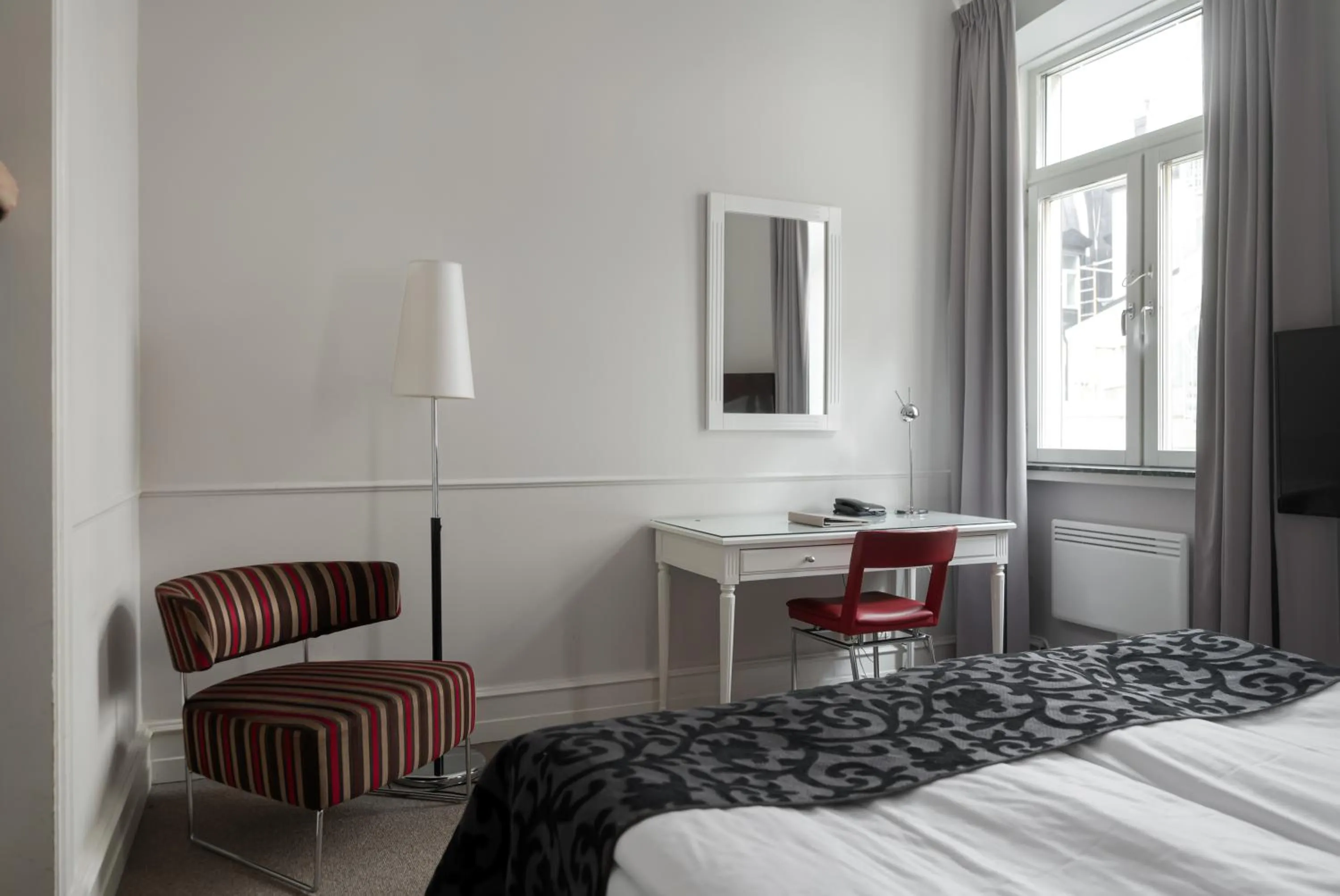 Photo of the whole room, Bed in Elite Hotel Savoy