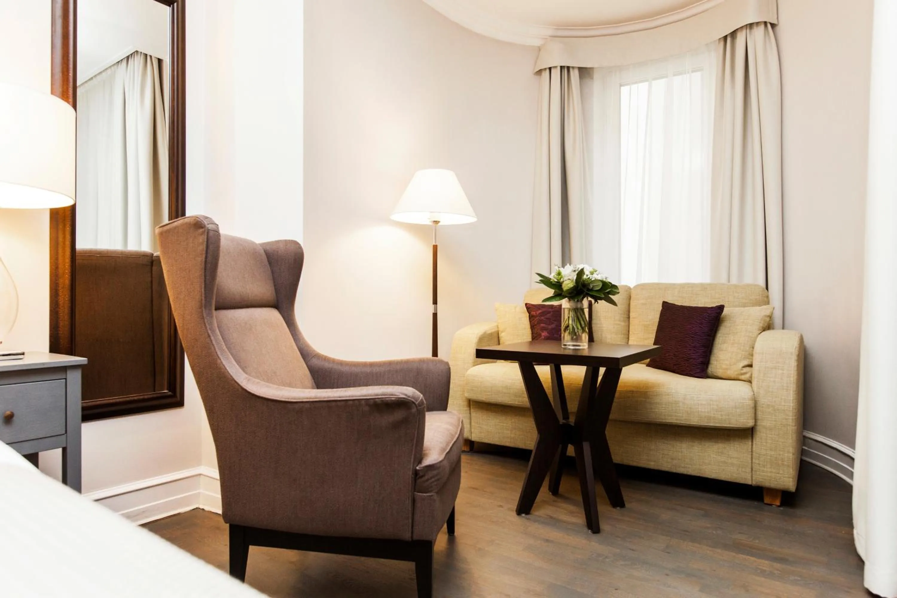 Seating area in Elite Hotel Savoy