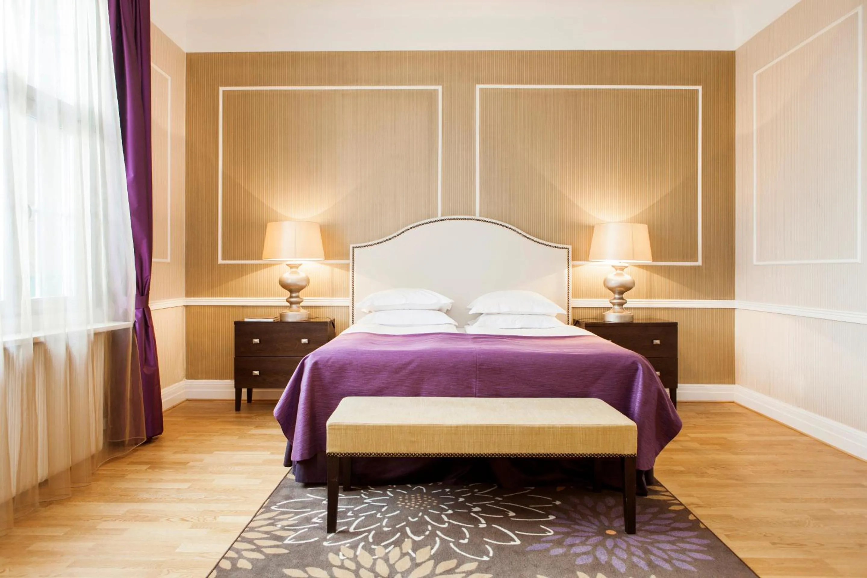 Bed in Elite Hotel Savoy