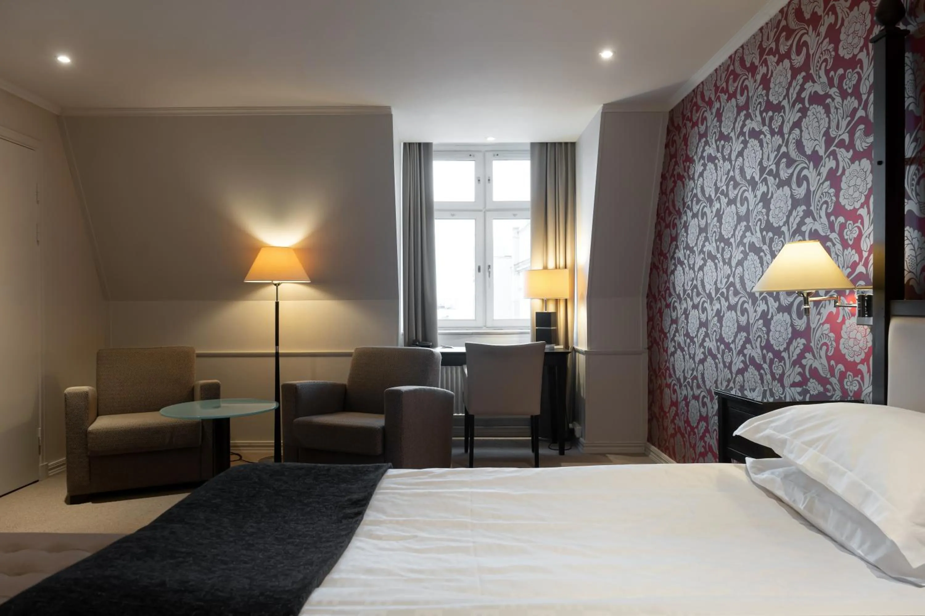 Photo of the whole room, Bed in Elite Hotel Savoy