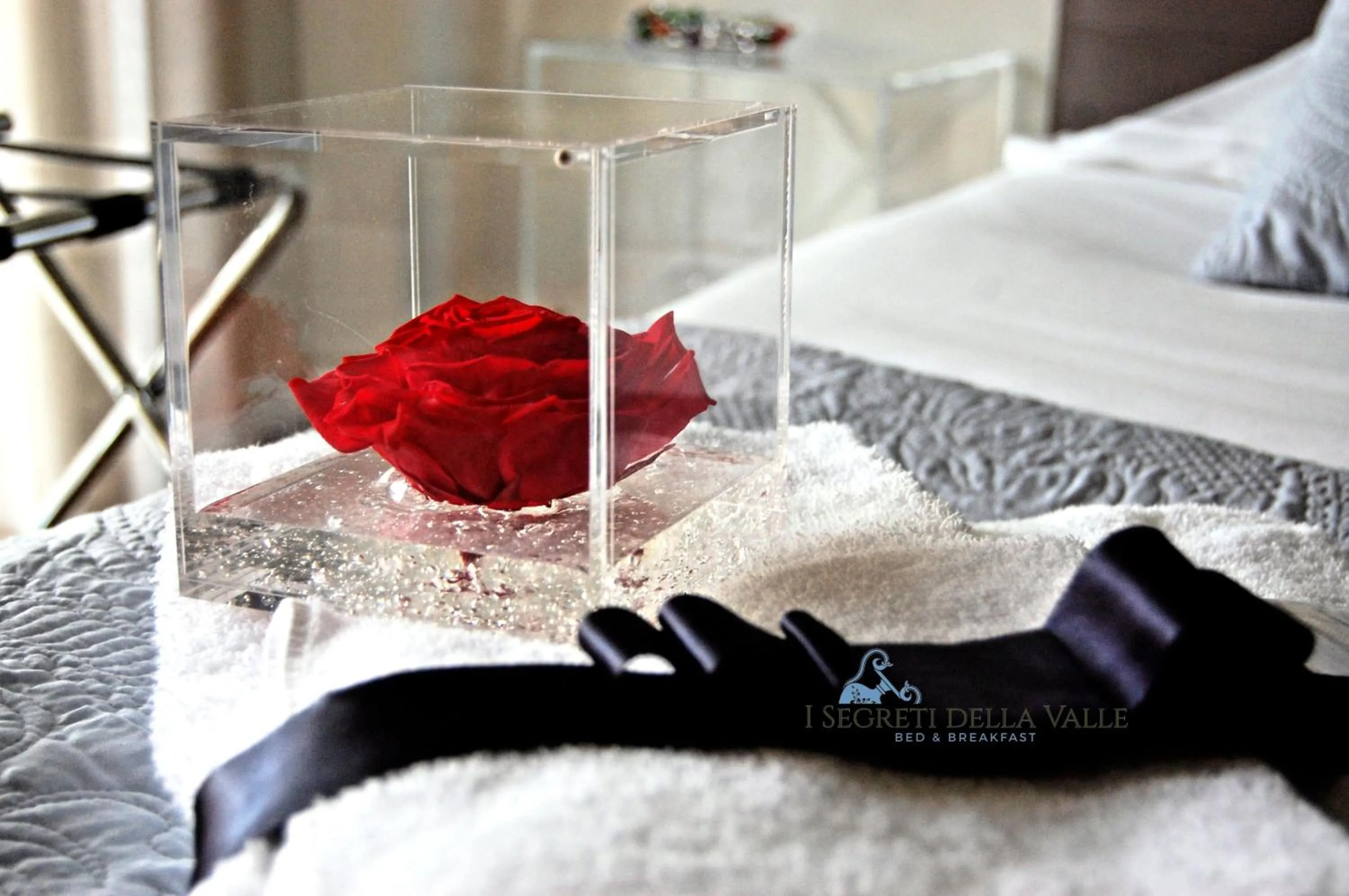 Decorative detail, Bed in I Segreti della Valle