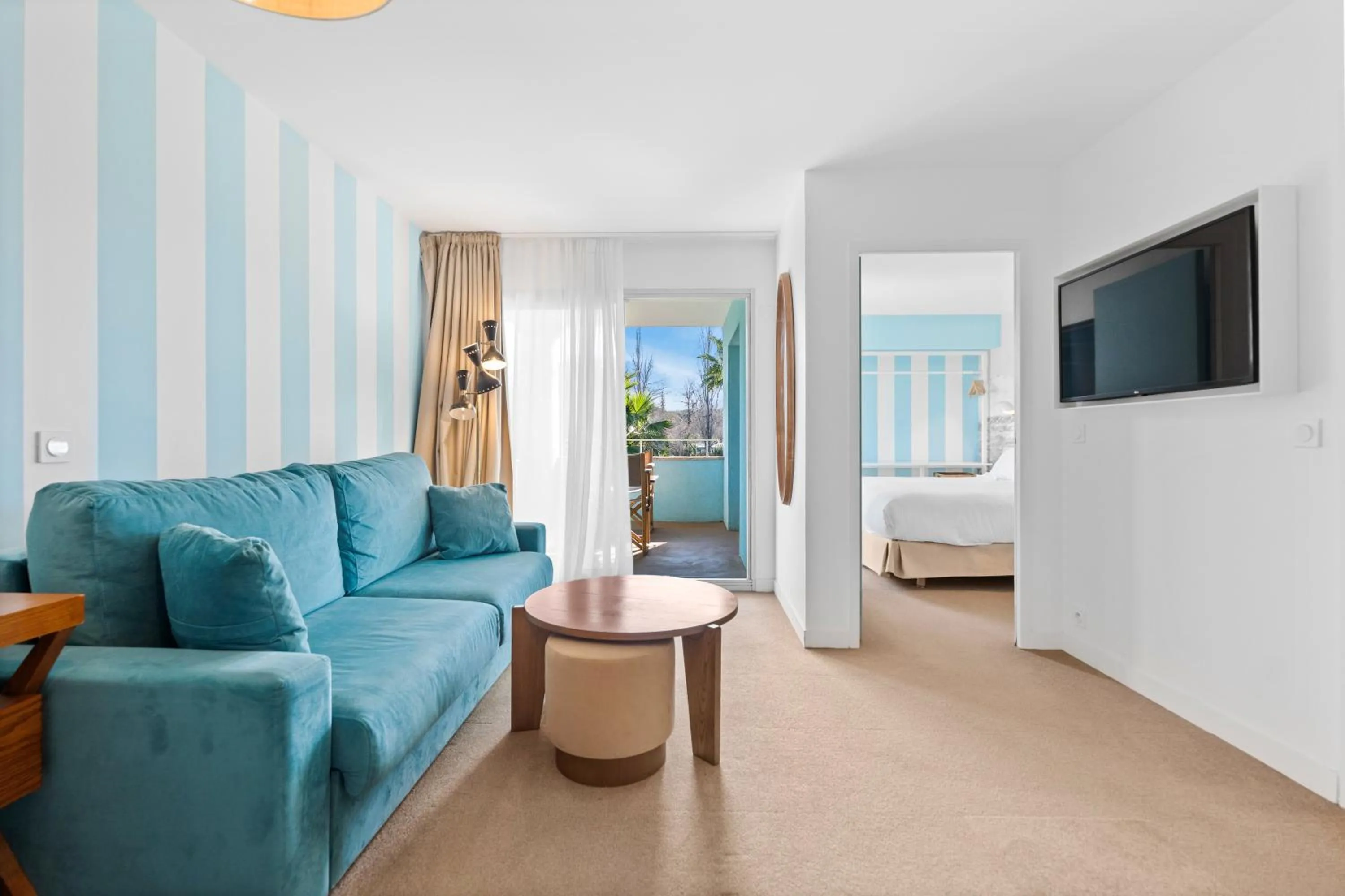 Seating area in Hotel Casarose - Cannes Mandelieu