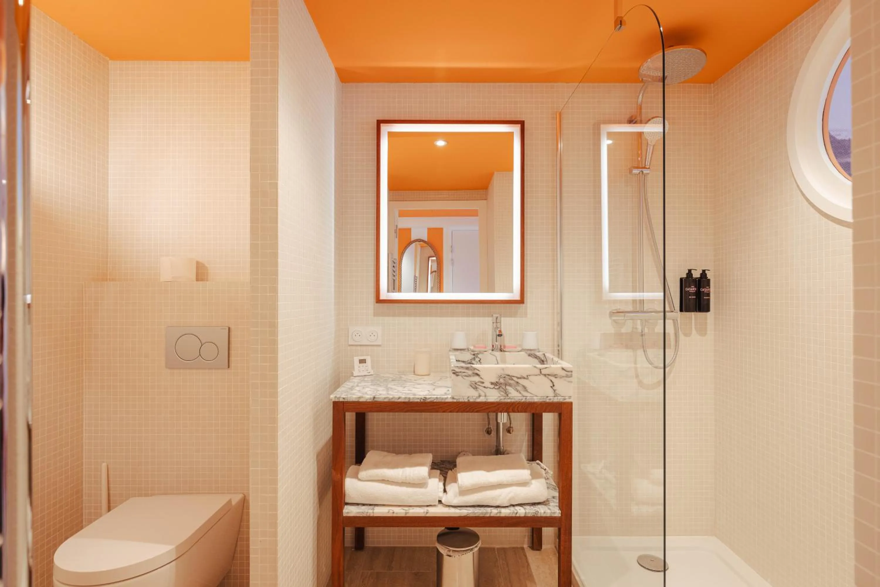 Shower in Hotel Casarose - Cannes Mandelieu