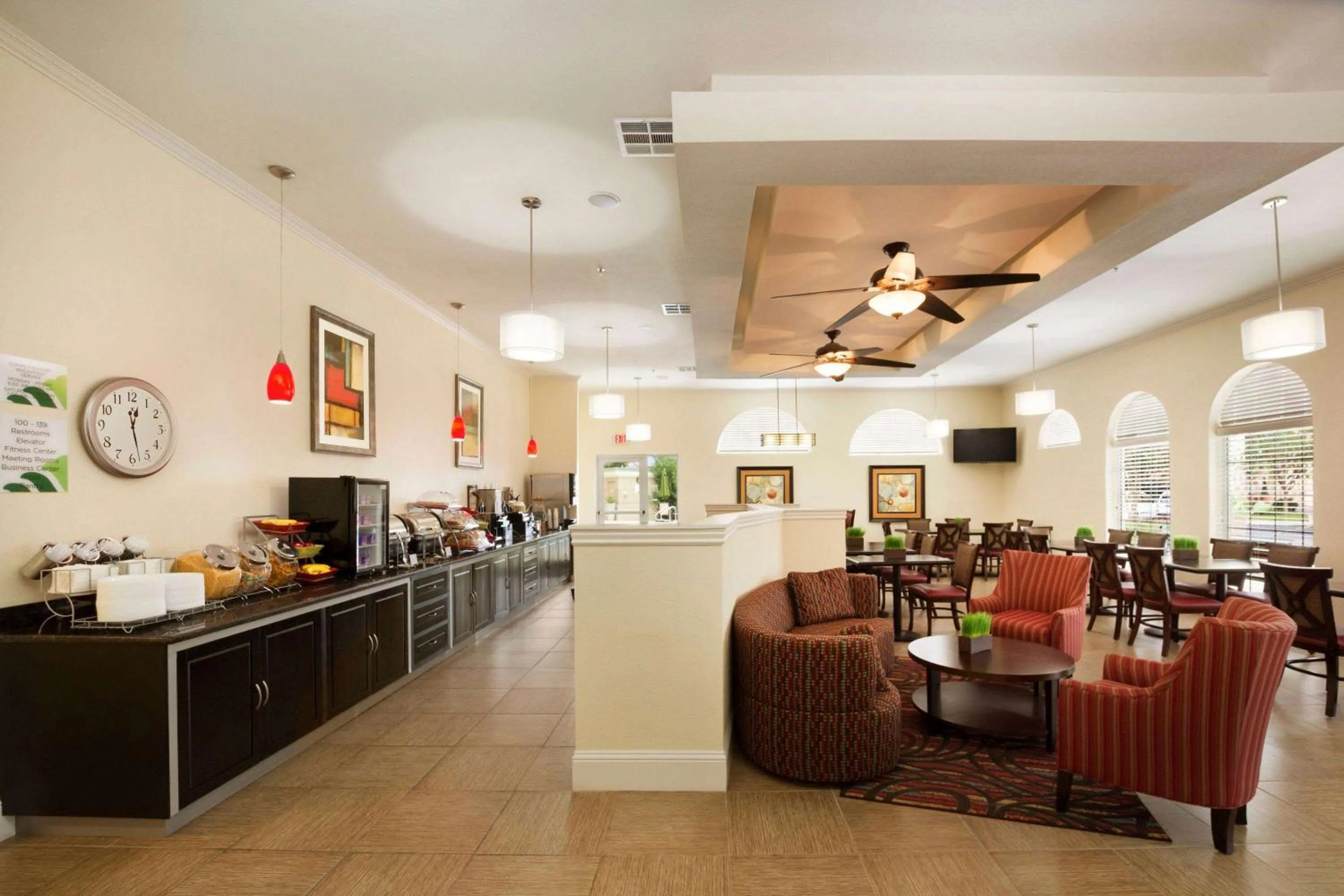 Restaurant/places to eat in Wingate by Wyndham San Marcos