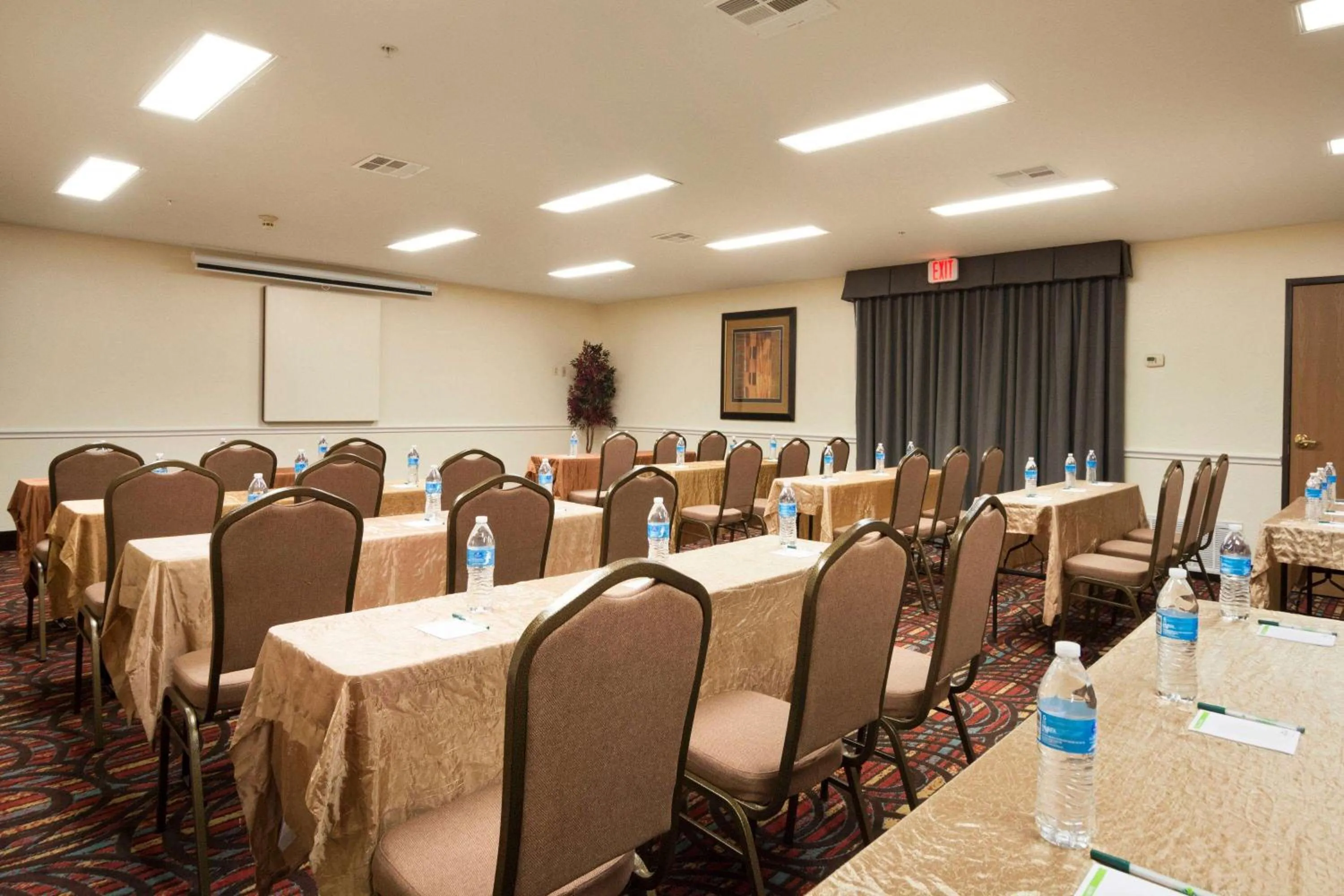 Meeting/conference room in Wingate by Wyndham San Marcos
