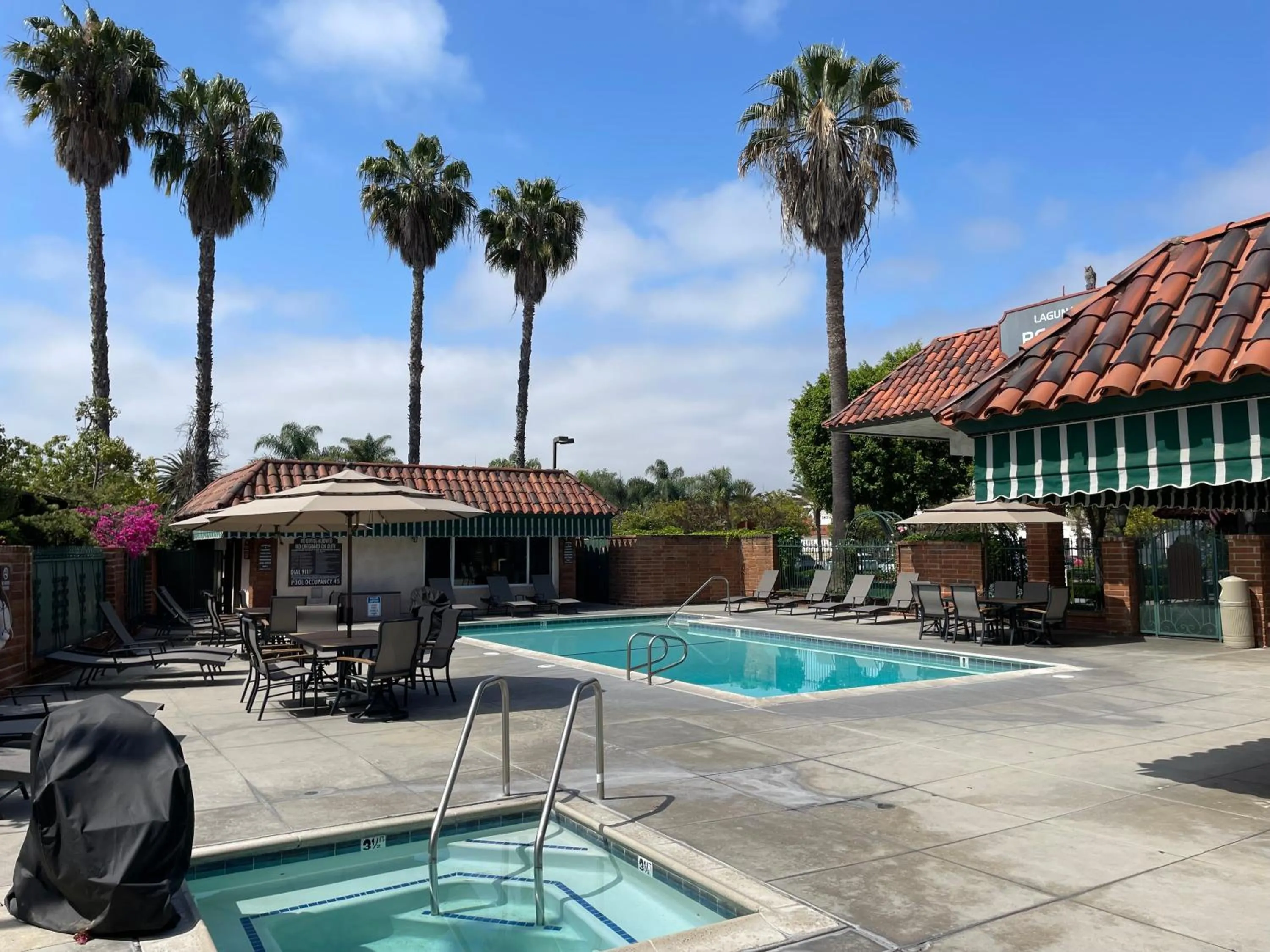 Swimming pool in Laguna Hills Lodge-Irvine Spectrum