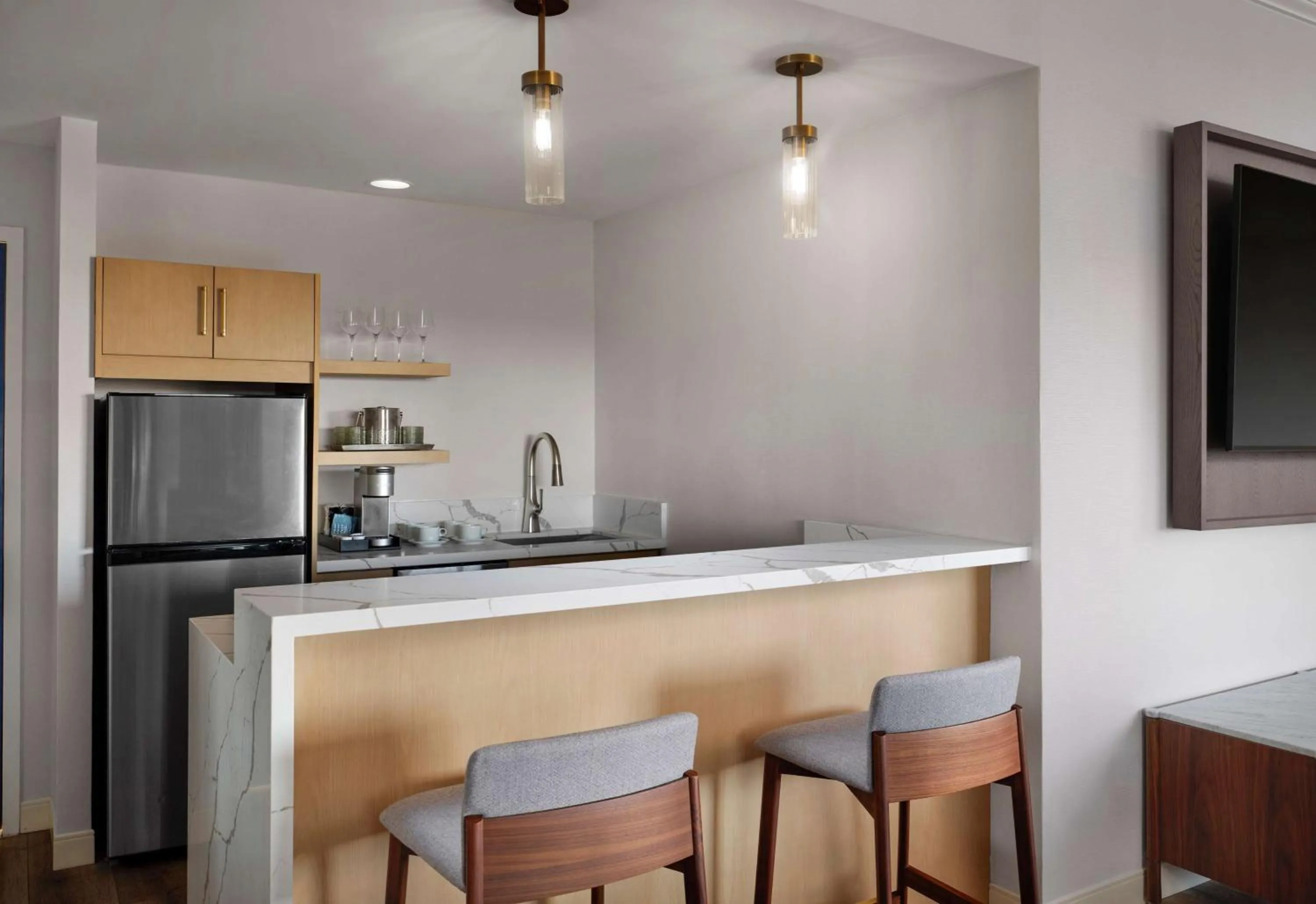 Bedroom in Sonesta White Plains Downtown