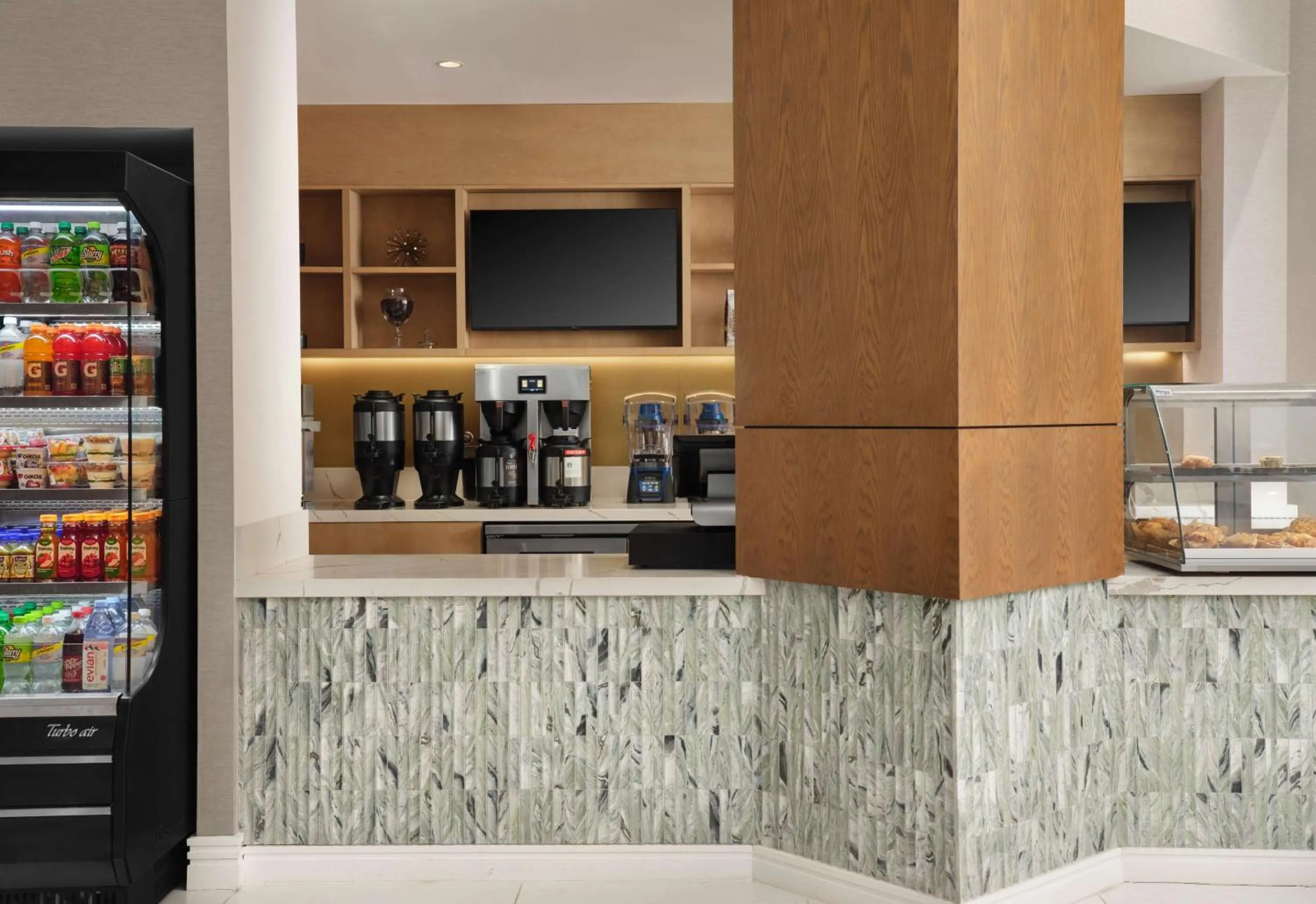 Restaurant/places to eat in Sonesta White Plains Downtown