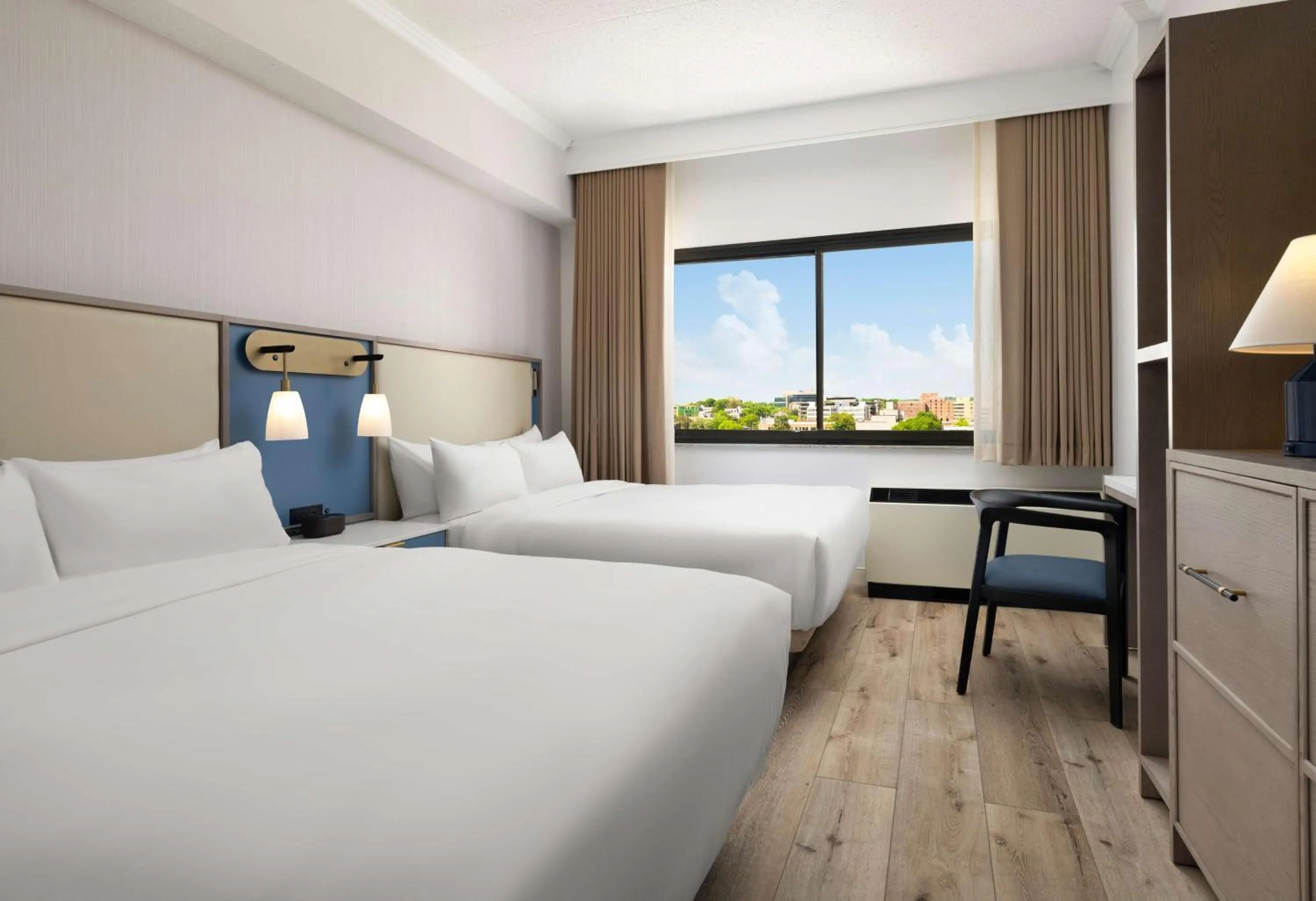 Bedroom, Bed in Sonesta White Plains Downtown