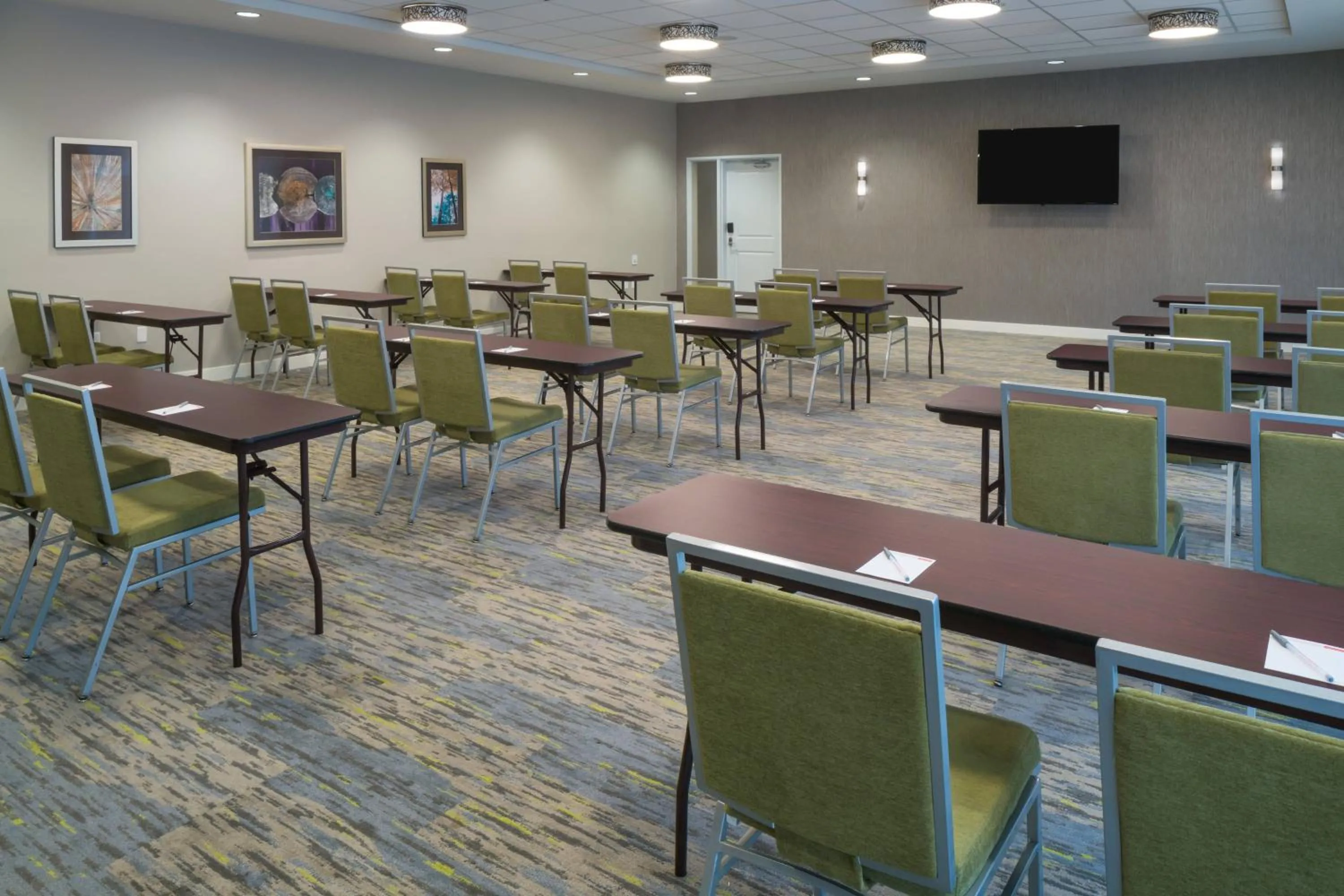 Meeting/conference room in Fairfield Inn & Suites by Marriott Chicago Schaumburg