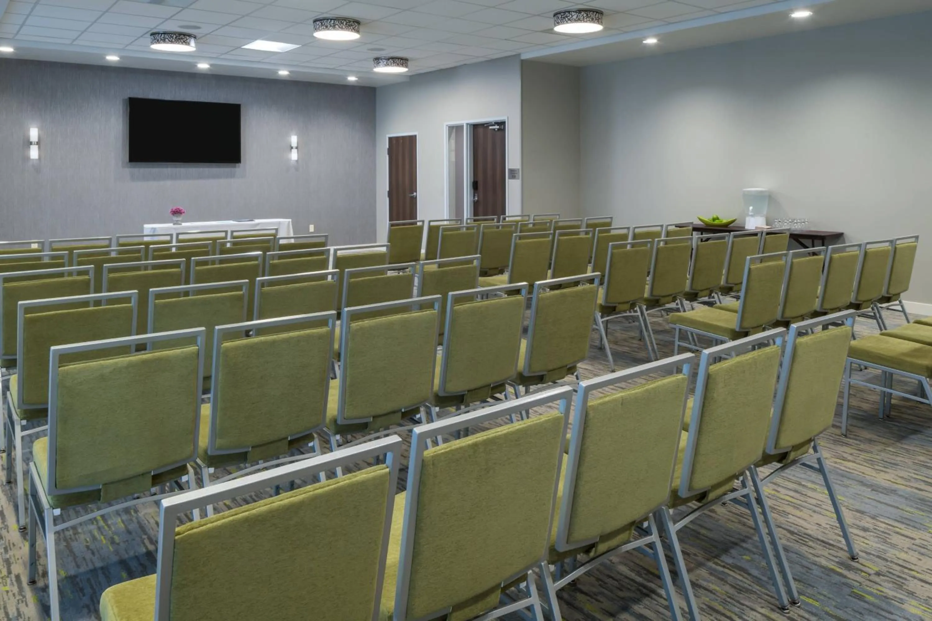 Meeting/conference room in Fairfield Inn & Suites by Marriott Chicago Schaumburg