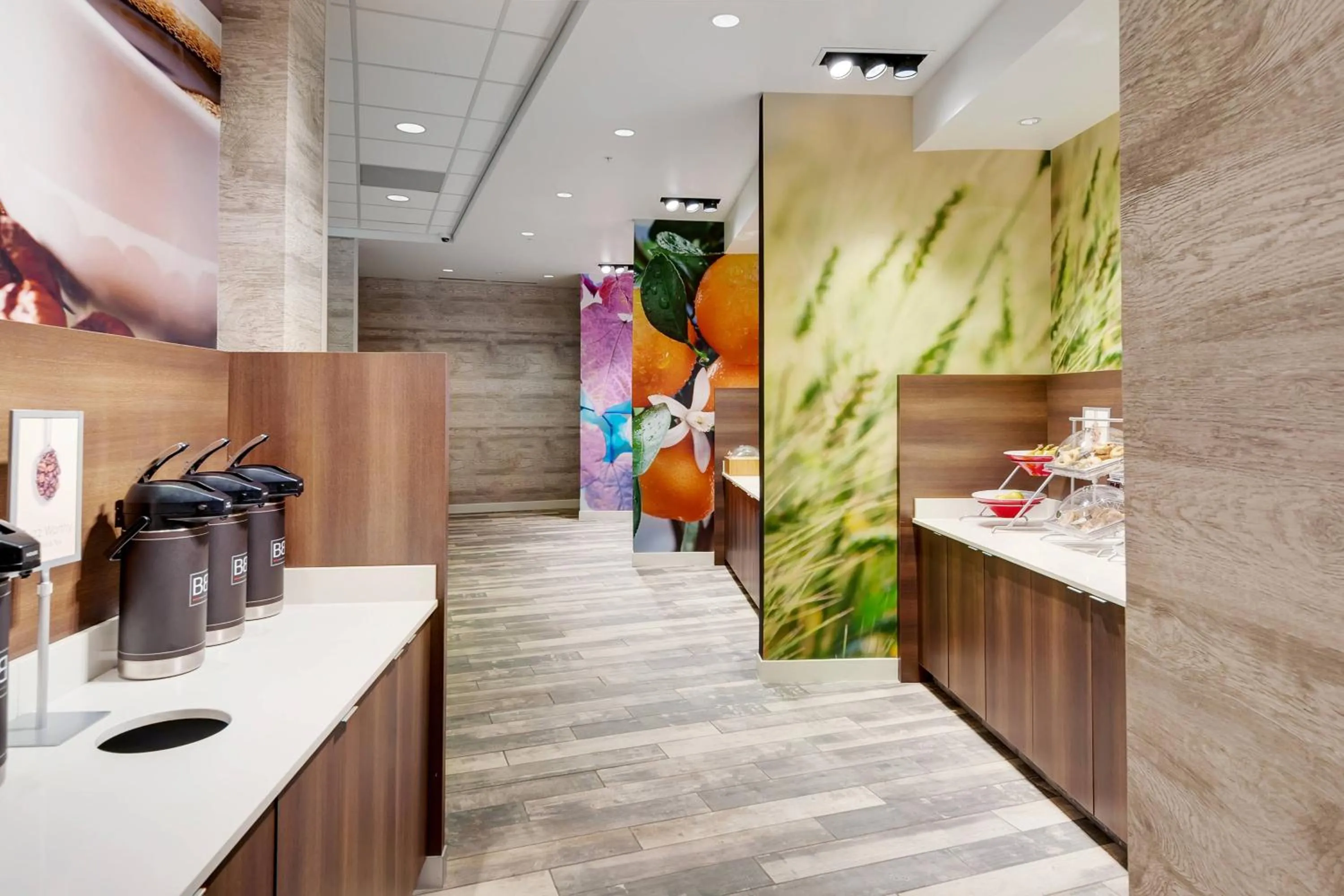 Breakfast in Fairfield Inn & Suites by Marriott Chicago Schaumburg