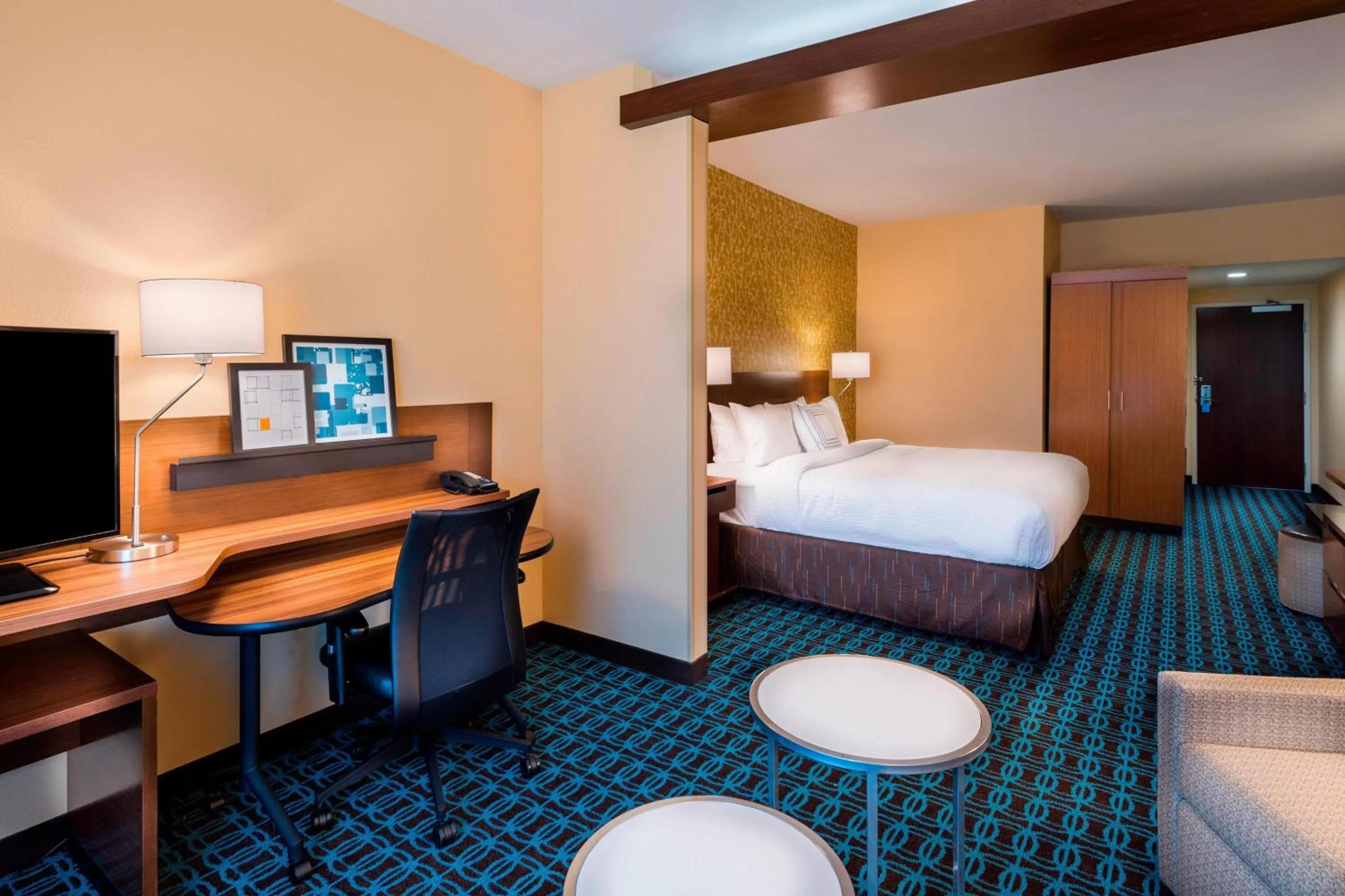 Photo of the whole room, Bed in Fairfield Inn & Suites by Marriott Dallas Waxahachie