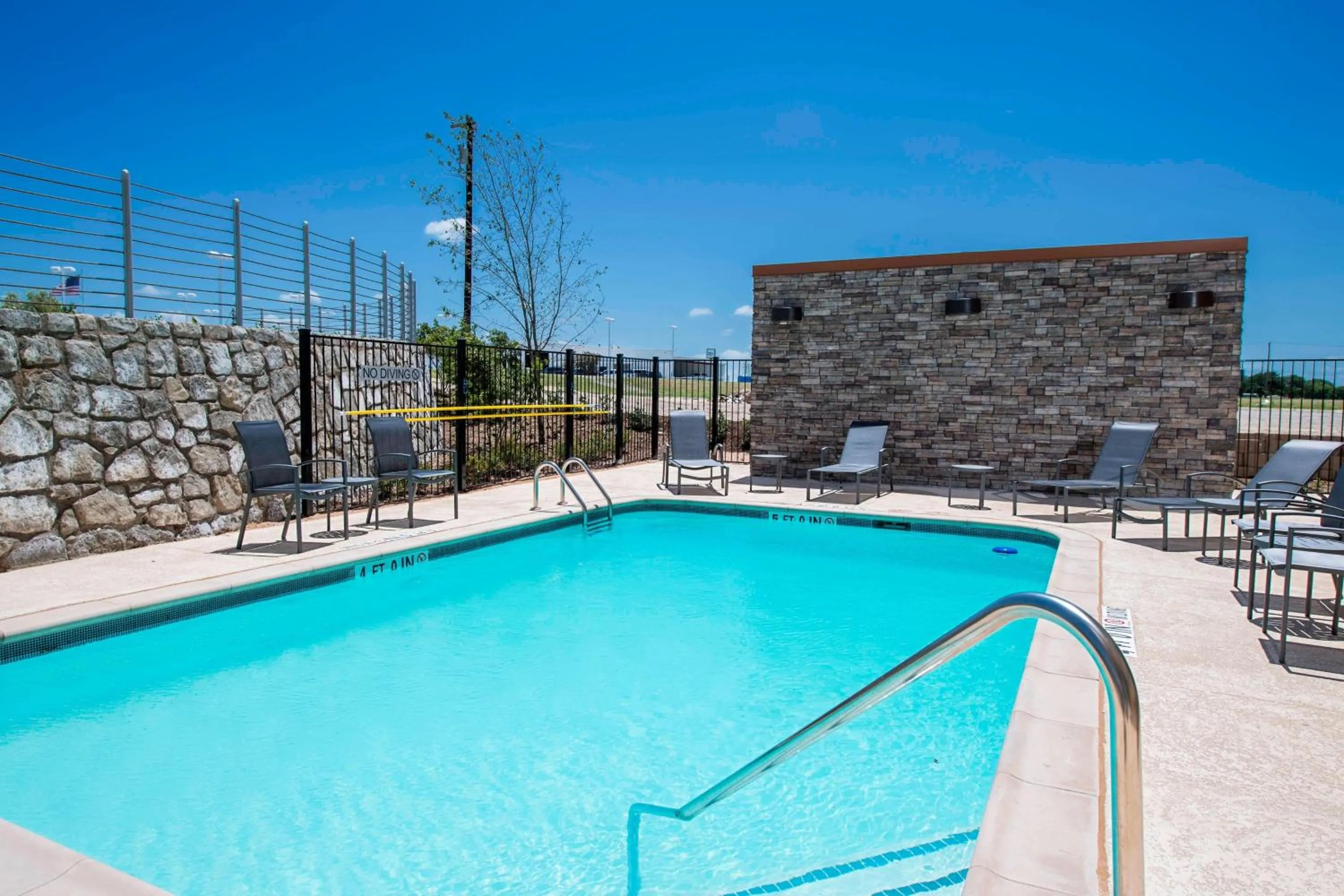 Swimming pool in Fairfield Inn & Suites by Marriott Dallas Waxahachie
