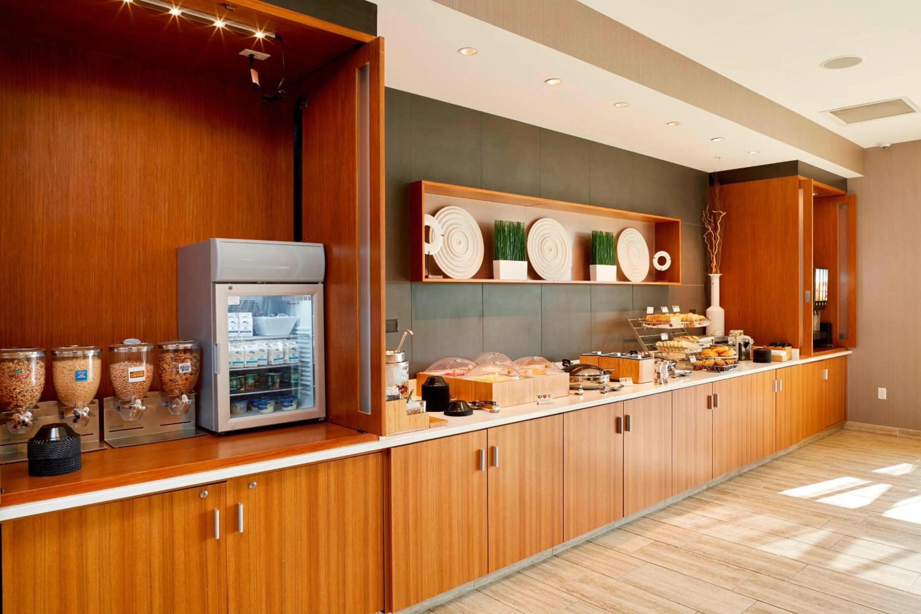 Breakfast in SpringHill Suites by Marriott Dayton Beavercreek