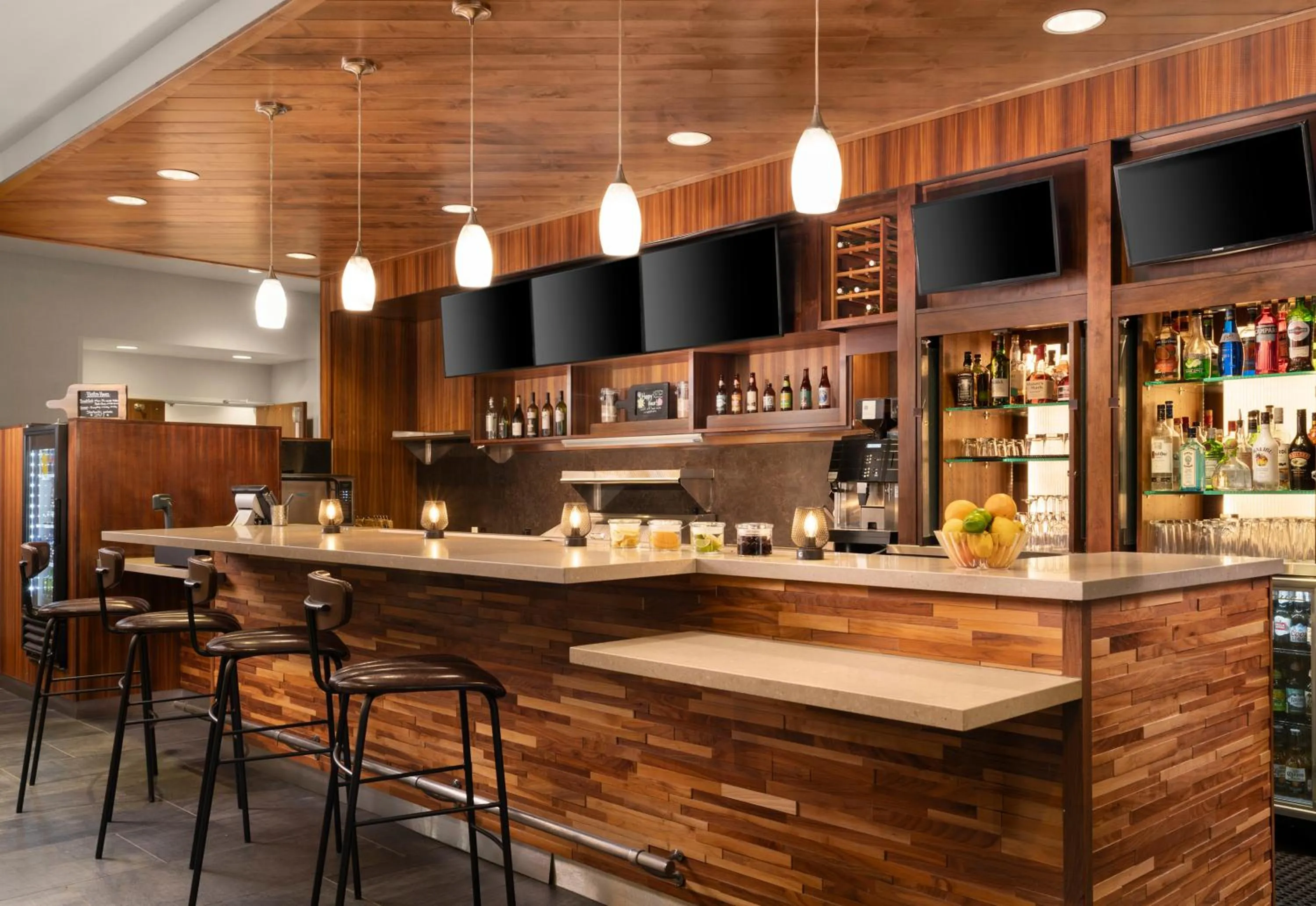 Restaurant/places to eat in Courtyard by Marriott Denver North/Westminster
