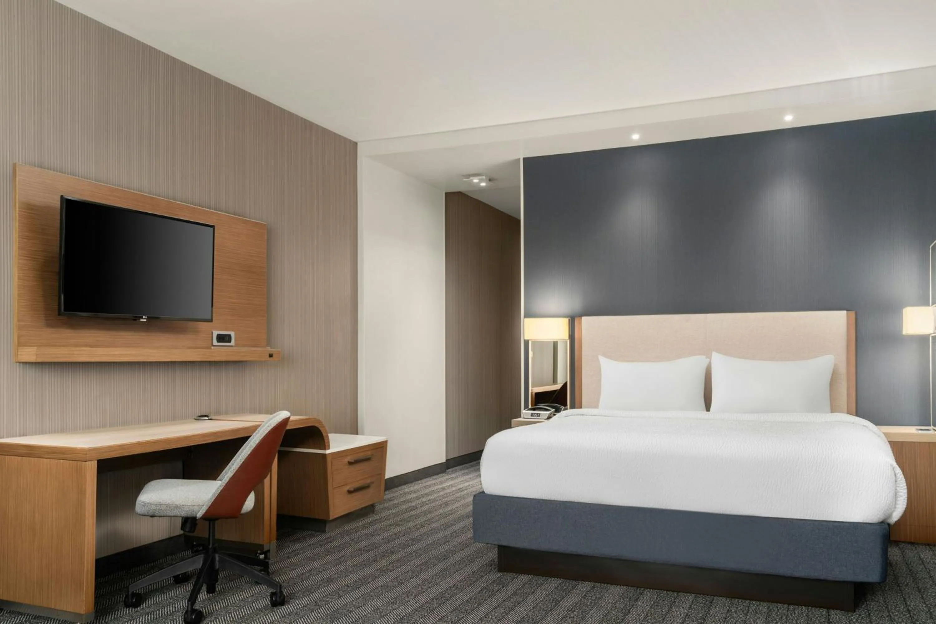 Photo of the whole room, Bed in Courtyard by Marriott Denver North/Westminster