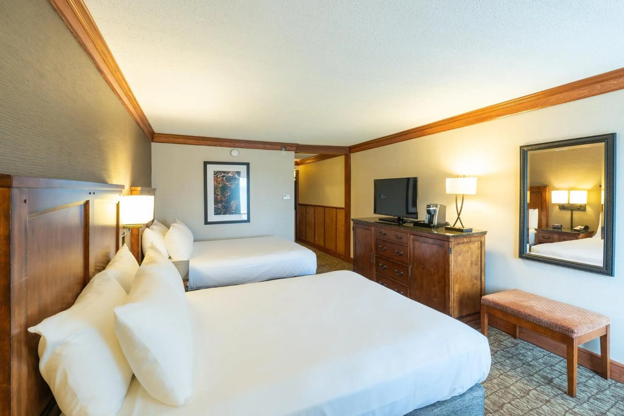 Photo of the whole room, Bed in Crowne Plaza Lake Placid by IHG