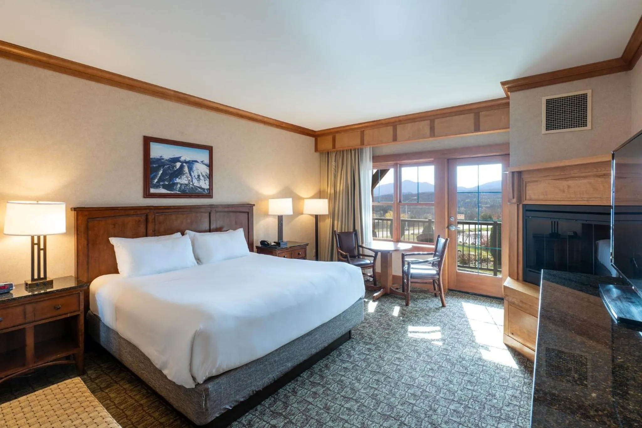 Photo of the whole room, Bed in Crowne Plaza Lake Placid by IHG