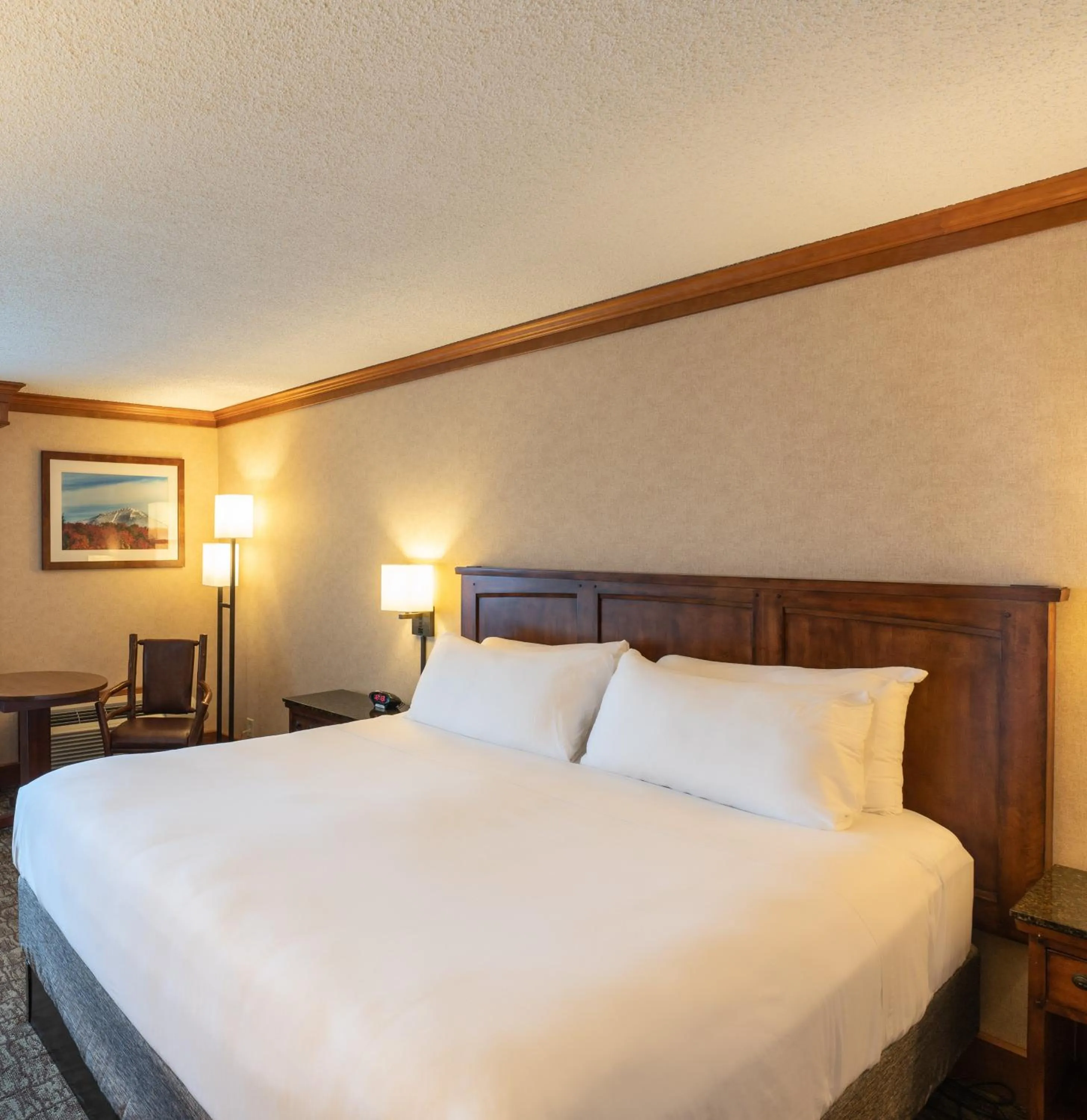 Photo of the whole room, Bed in Crowne Plaza Lake Placid by IHG