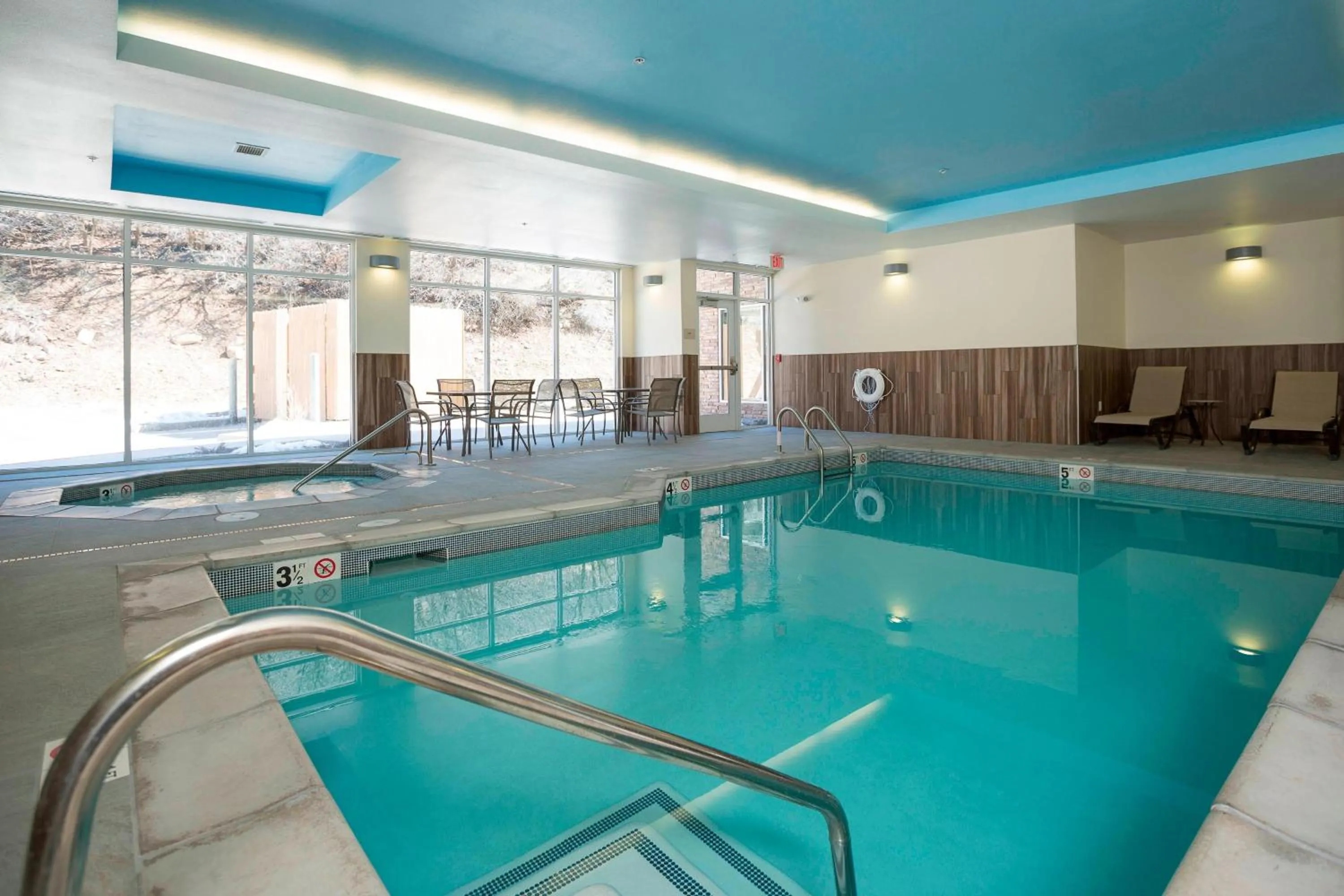 Swimming pool in Fairfield Inn & Suites by Marriott Durango