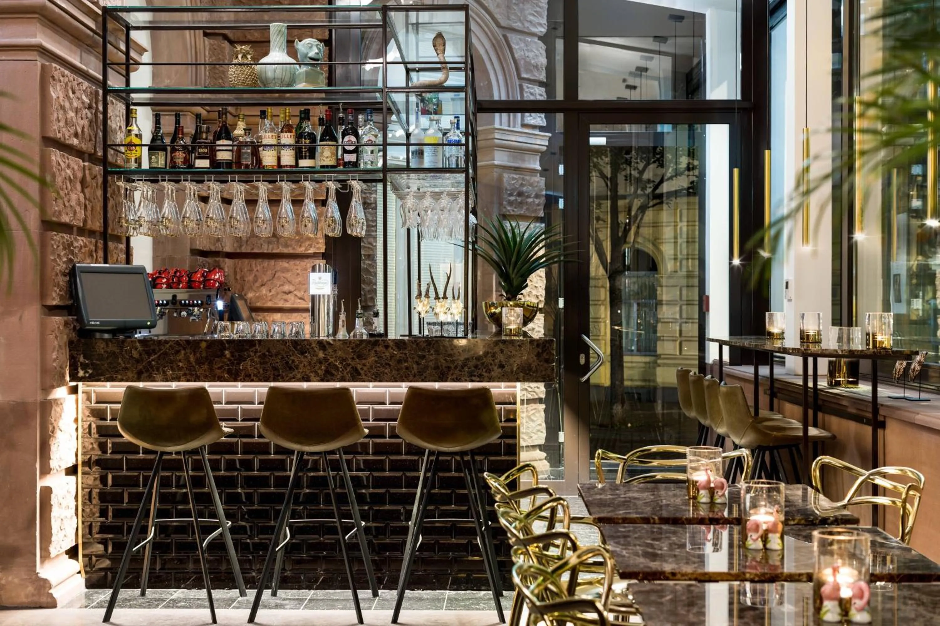 Lounge or bar in AC Hotel by Marriott Mainz