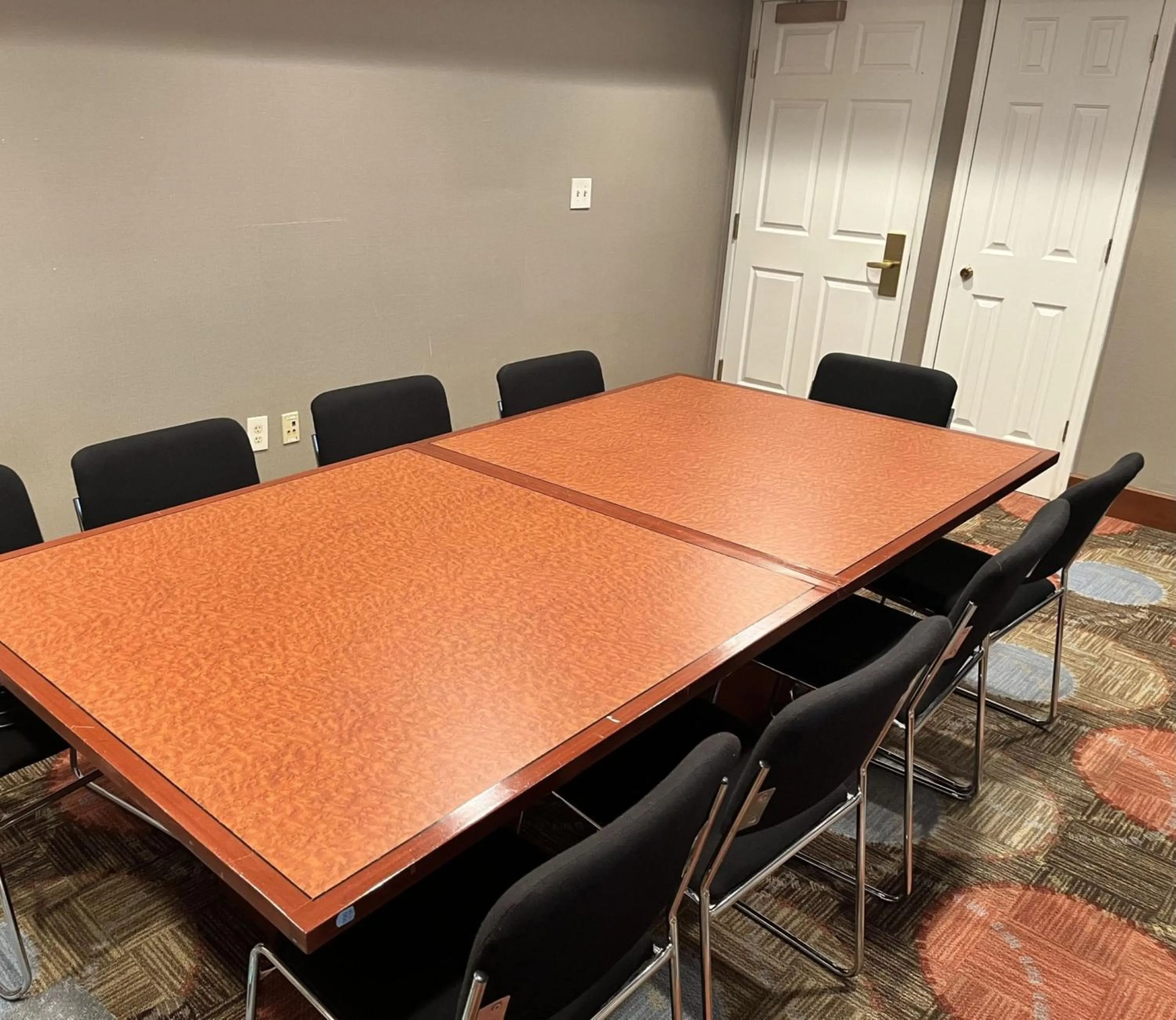 Meeting/conference room in Staybridge Suites Glenview by IHG