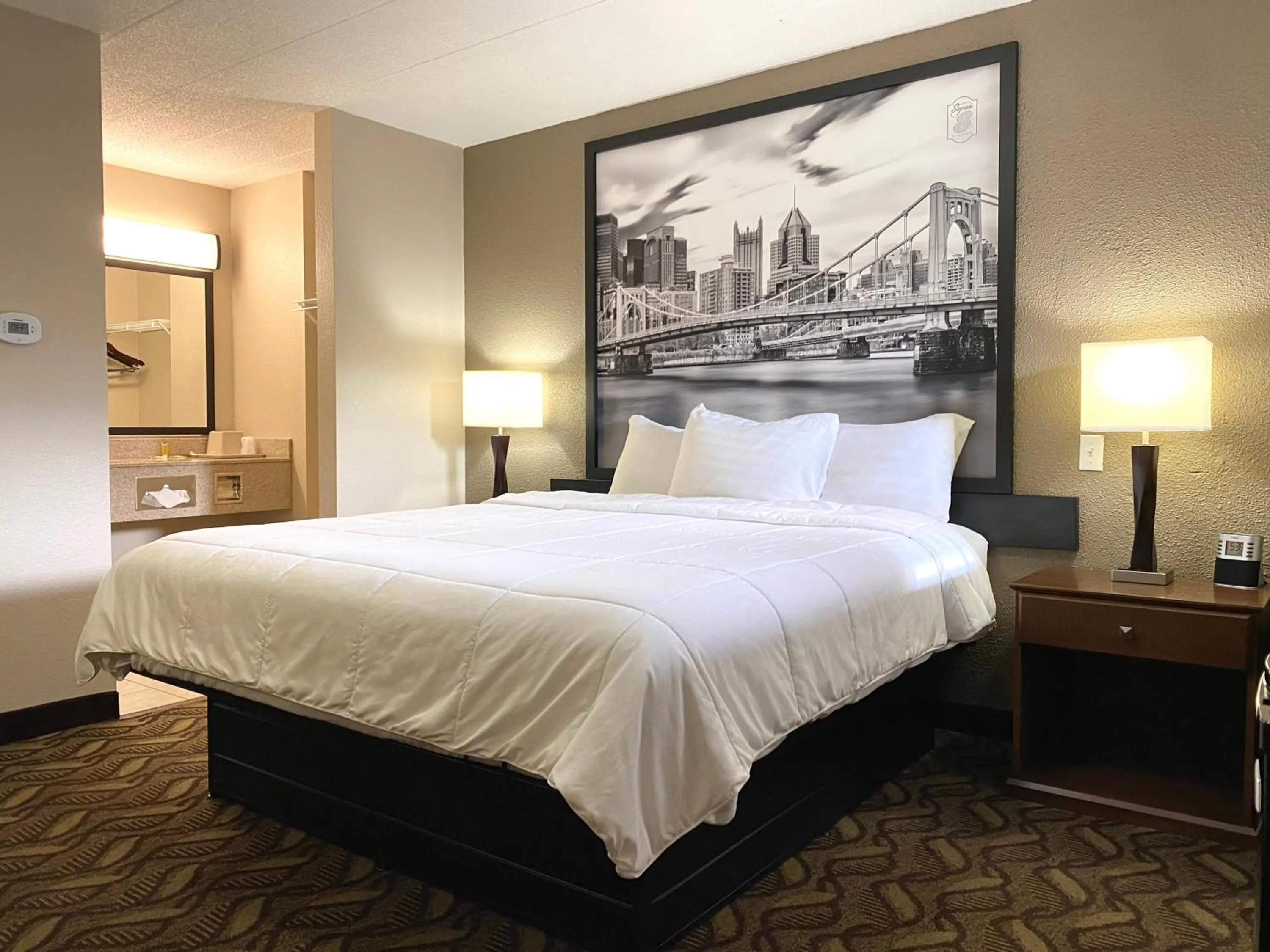 Photo of the whole room, Bed in Super 8 by Wyndham Greensburg