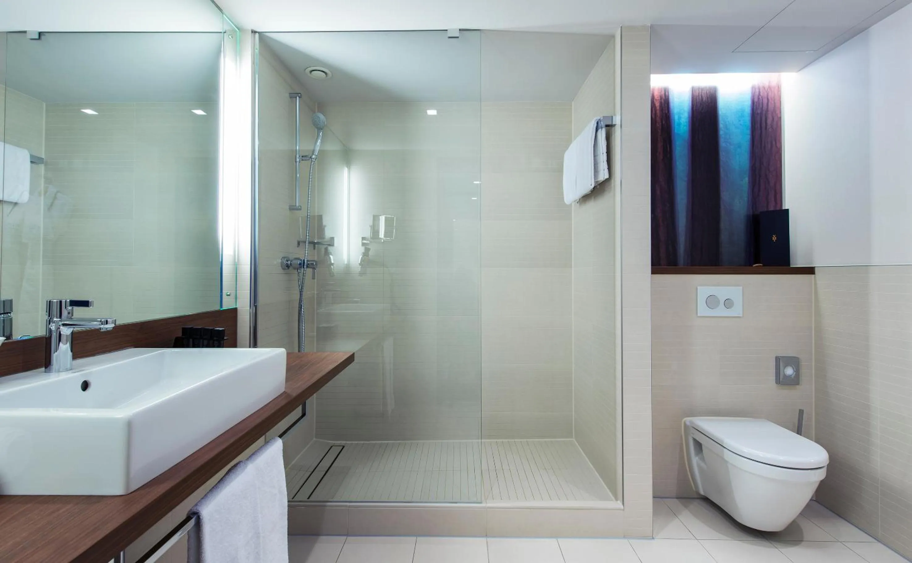 Bathroom in Meliá Düsseldorf