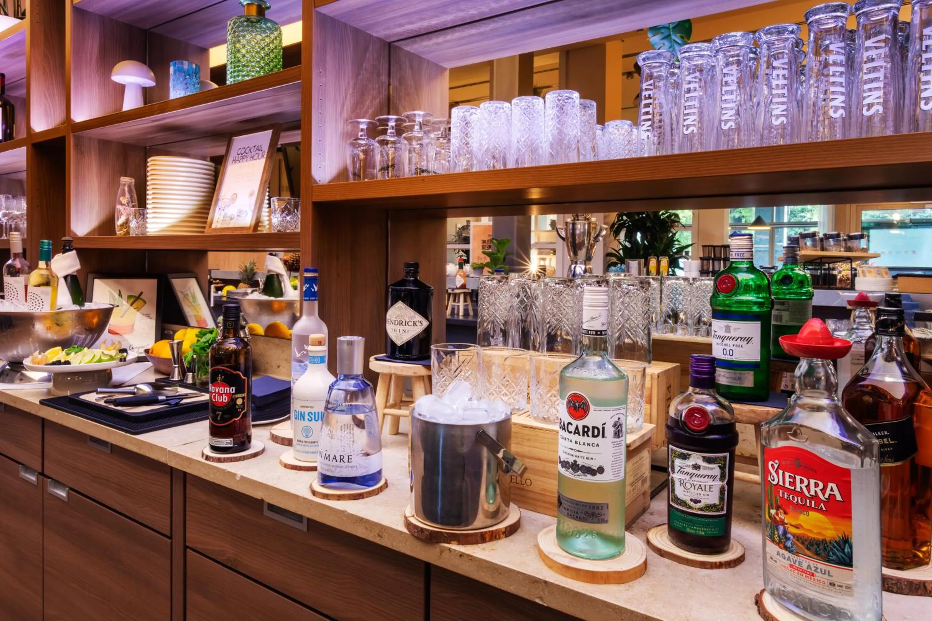 Lounge or bar in Meliá Düsseldorf