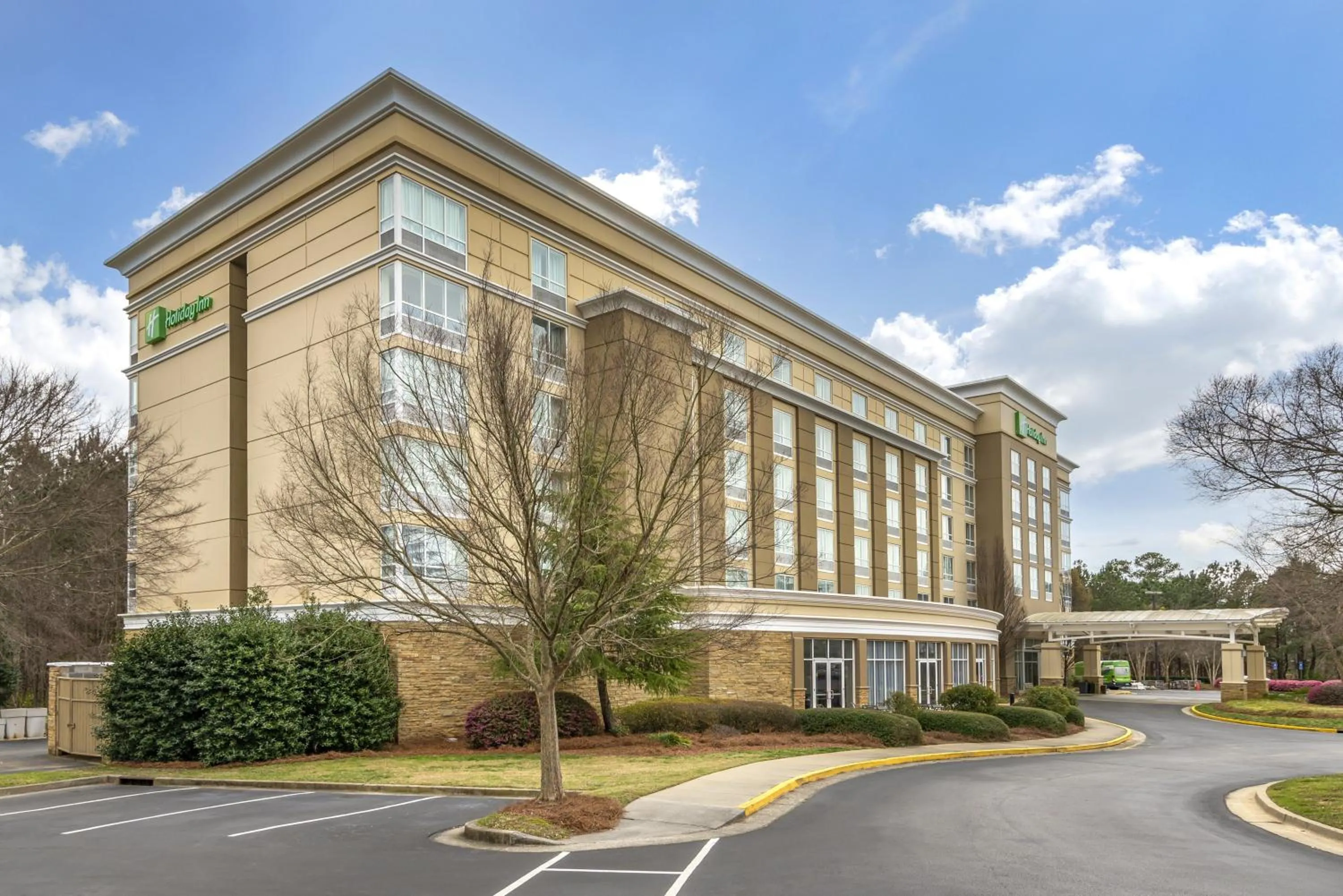 Property building in Holiday Inn Atlanta-Gas South Arena Area by IHG