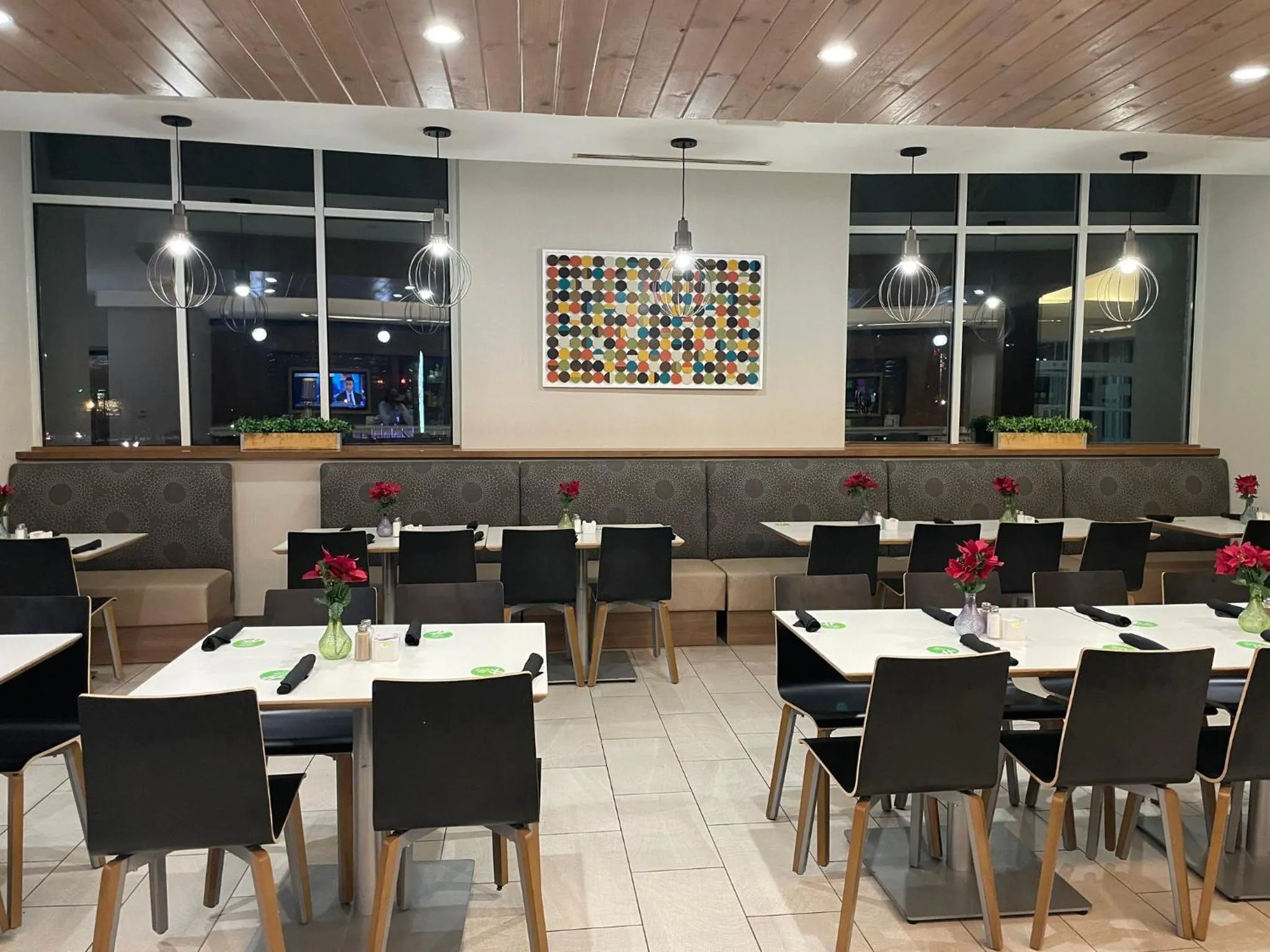 Restaurant/places to eat in Holiday Inn Atlanta-Gas South Arena Area by IHG