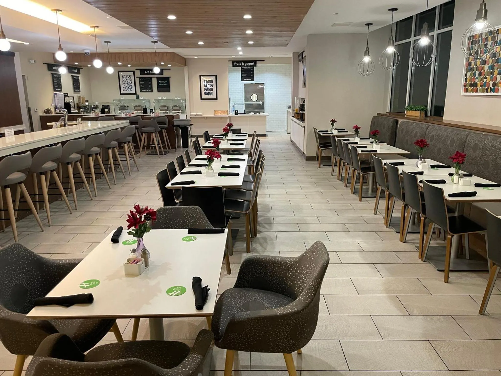 Restaurant/places to eat in Holiday Inn Atlanta-Gas South Arena Area by IHG