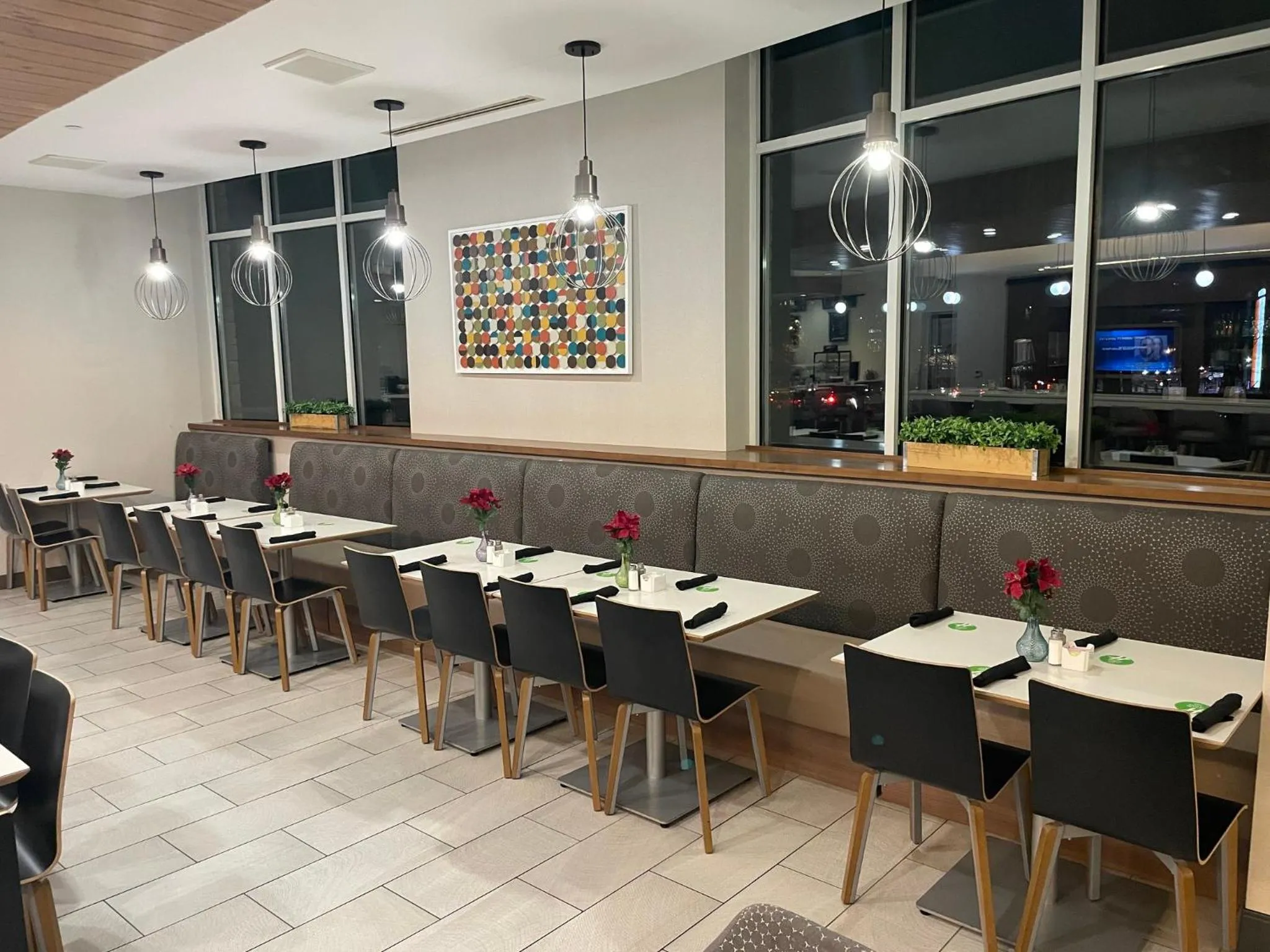 Restaurant/places to eat in Holiday Inn Atlanta-Gas South Arena Area by IHG