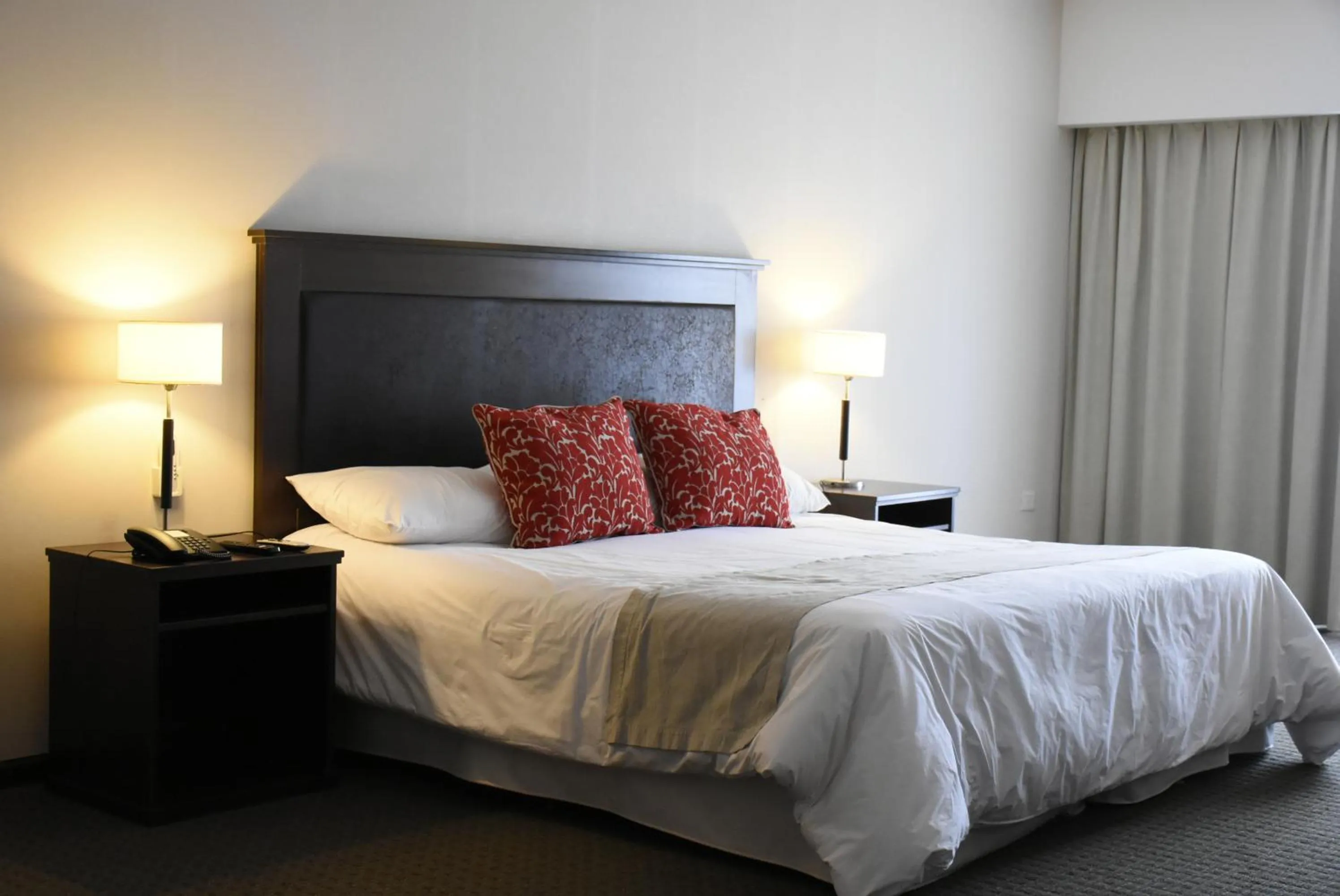 Bed in Howard Johnson Chascomus