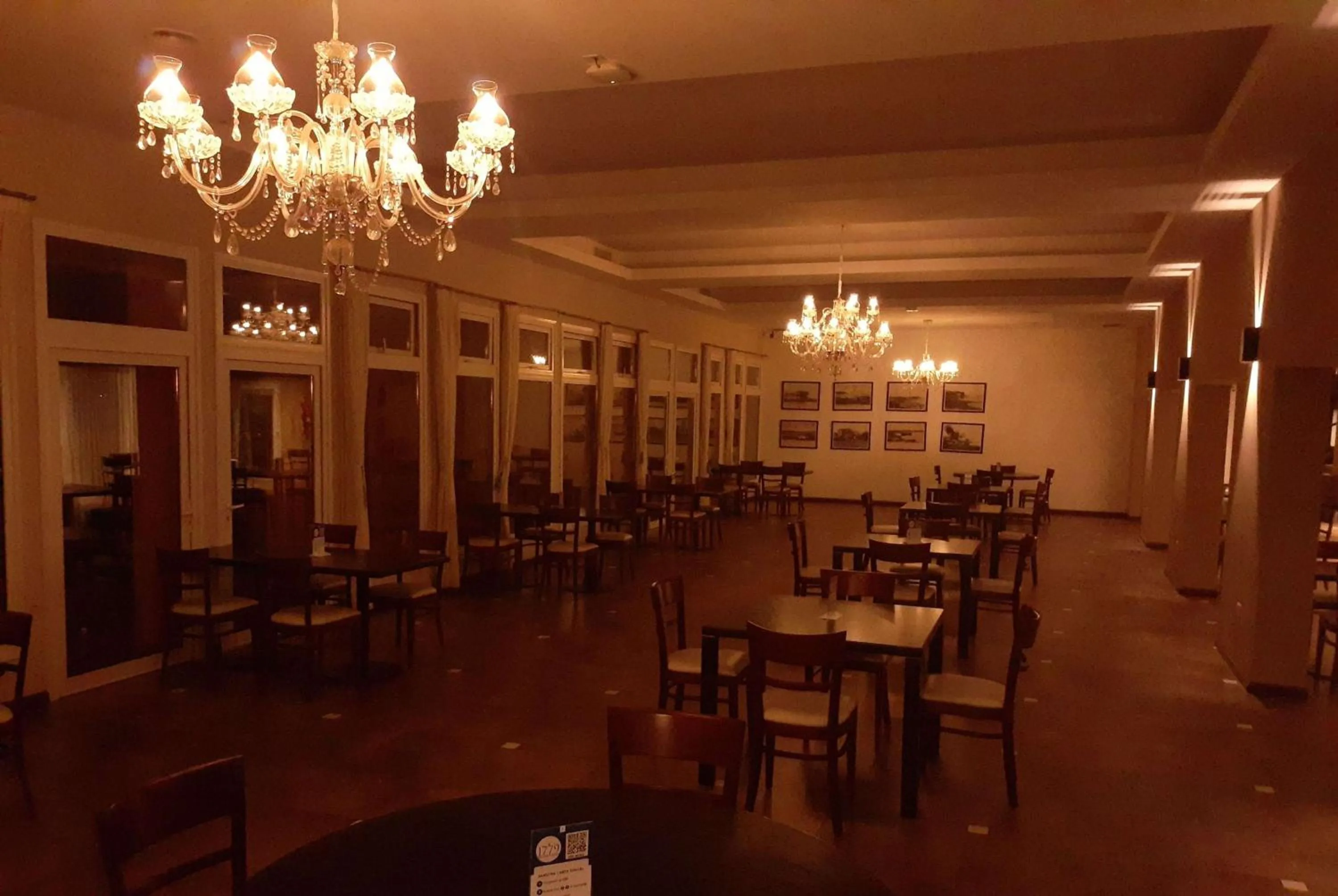 Restaurant/places to eat in Howard Johnson Chascomus