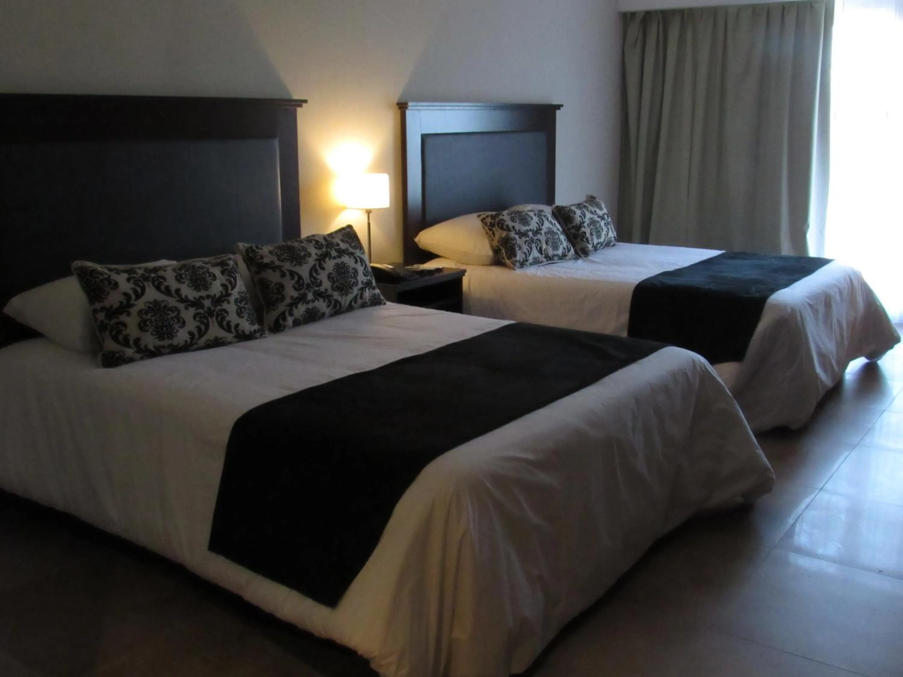 Bed in Howard Johnson Chascomus