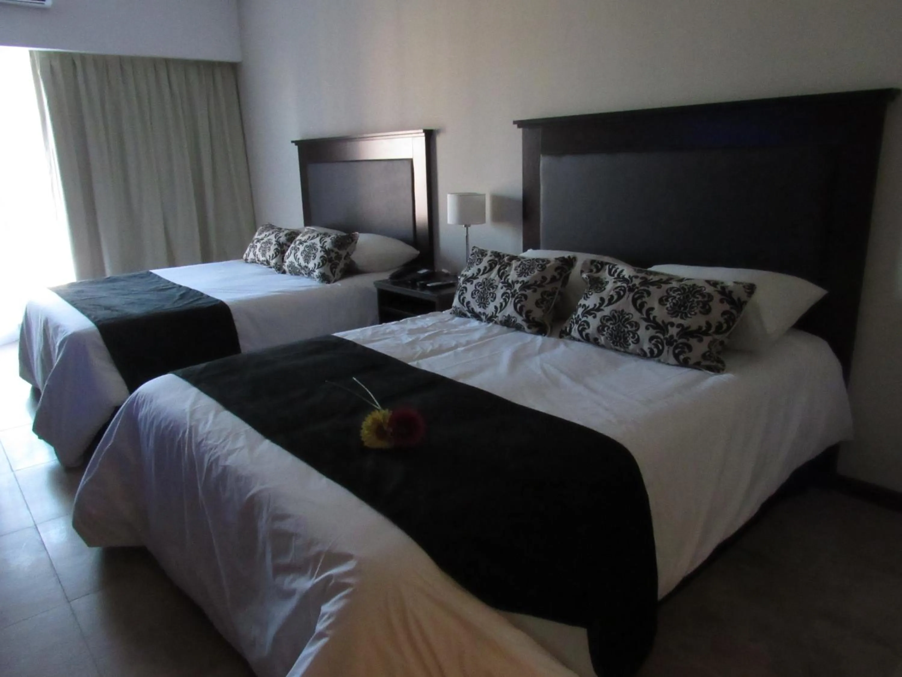 Bedroom, Bed in Howard Johnson Chascomus