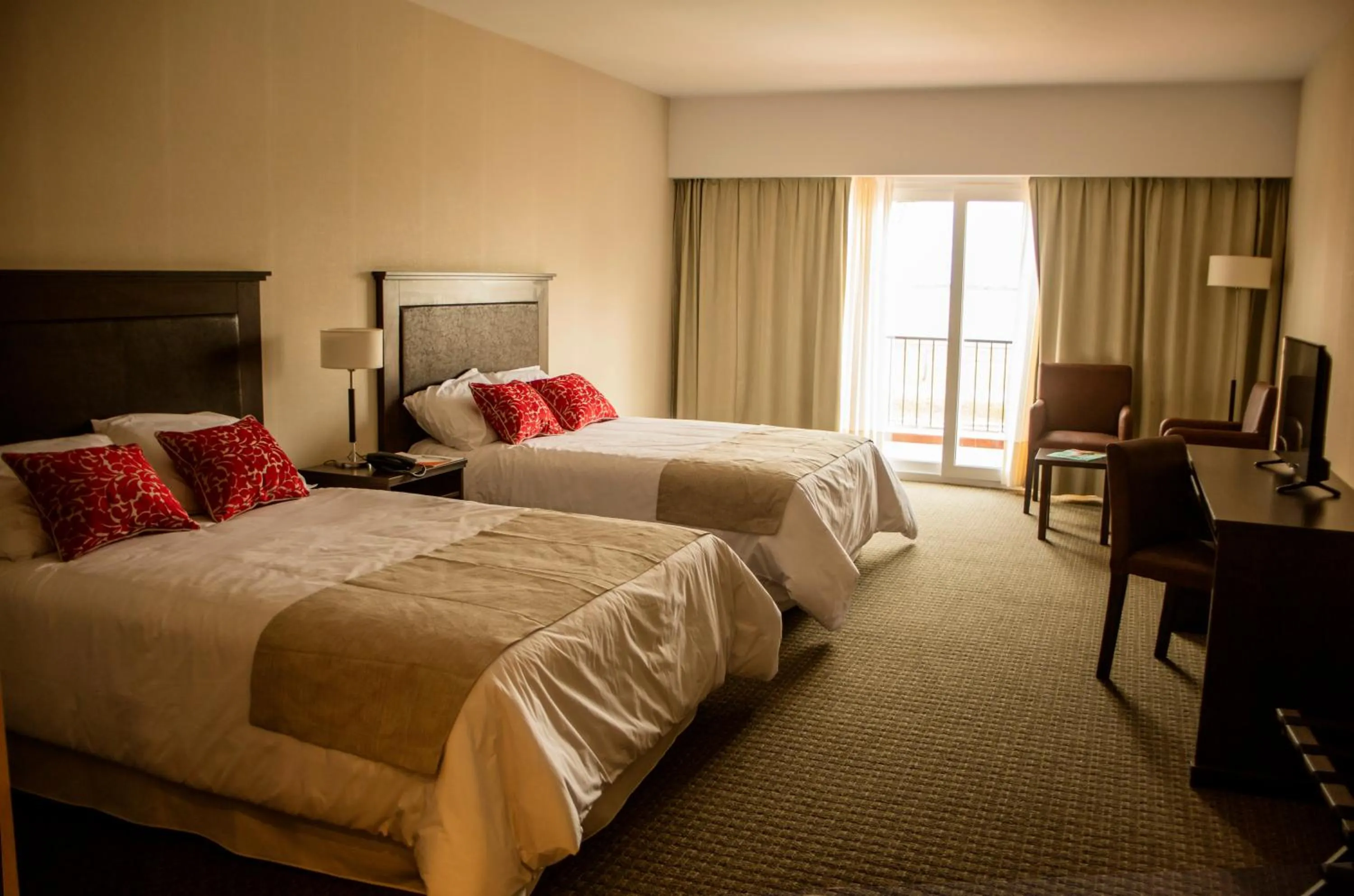 Photo of the whole room, Bed in Howard Johnson Chascomus