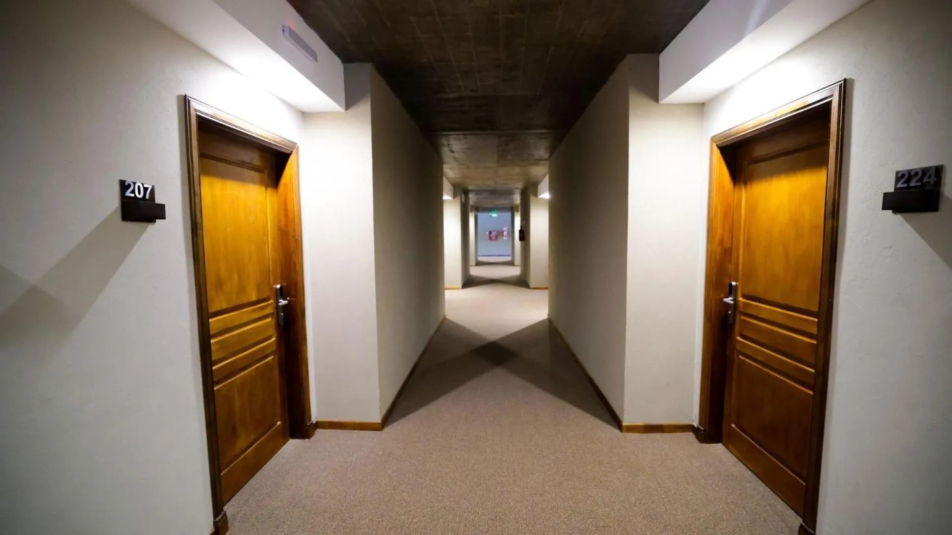 Property building in Howard Johnson Chascomus