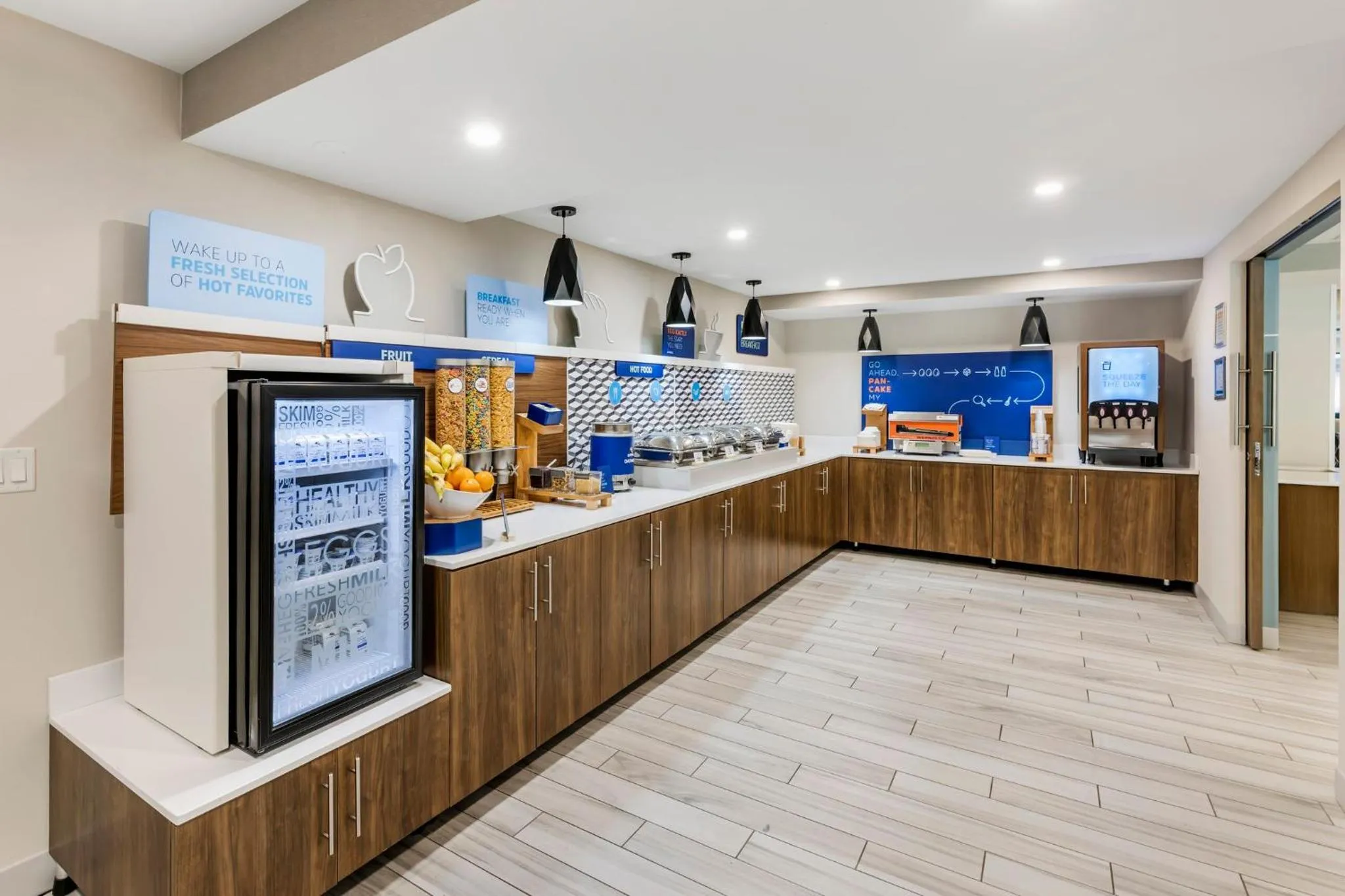 Breakfast in Holiday Inn Express Chicago-Downers Grove by IHG